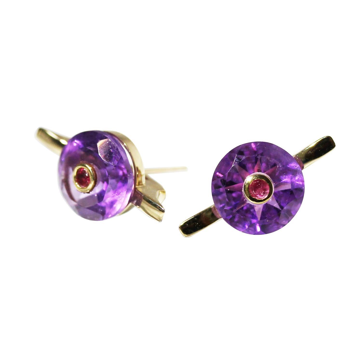 Contemporary MAIKO NAGAYAMA Amethyst and Ruby 9K British Yellow Gold Cocktail Ring For Sale