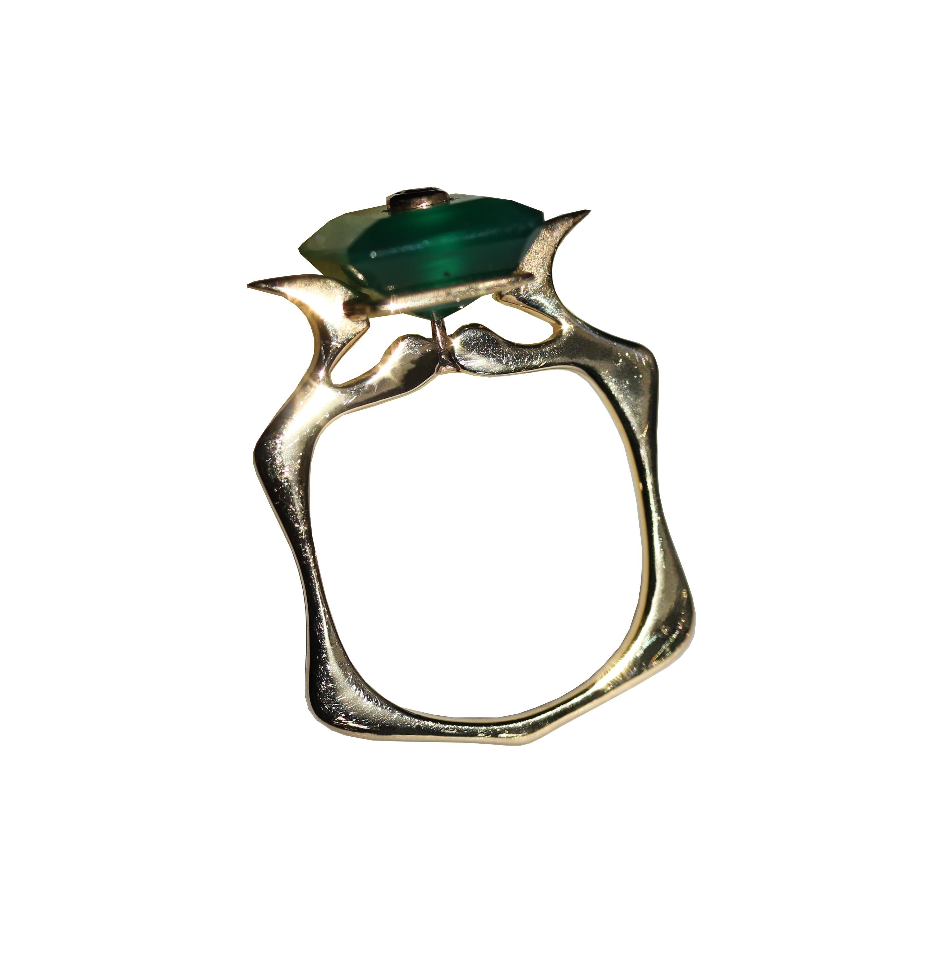 Contemporary MAIKO NAGAYAMA Green Chalcedony and Ruby 9K British Yellow Gold Cocktail Ring For Sale