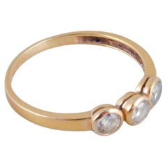 Vintage 9-karat Chanti gold ring adorned with three semi-precious stones.