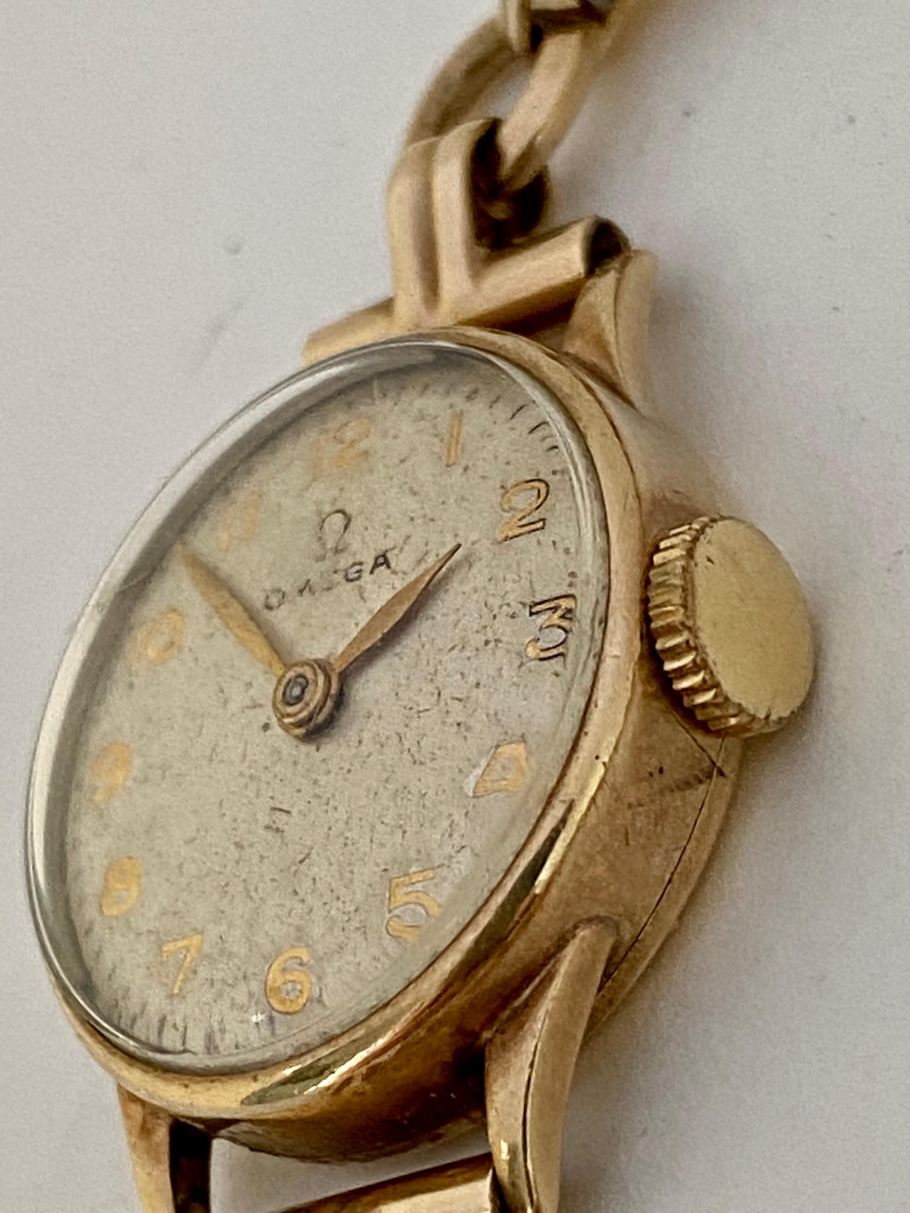 9 Karat Gold 1940's Ladies Omega Mechanical Watch For Sale 4
