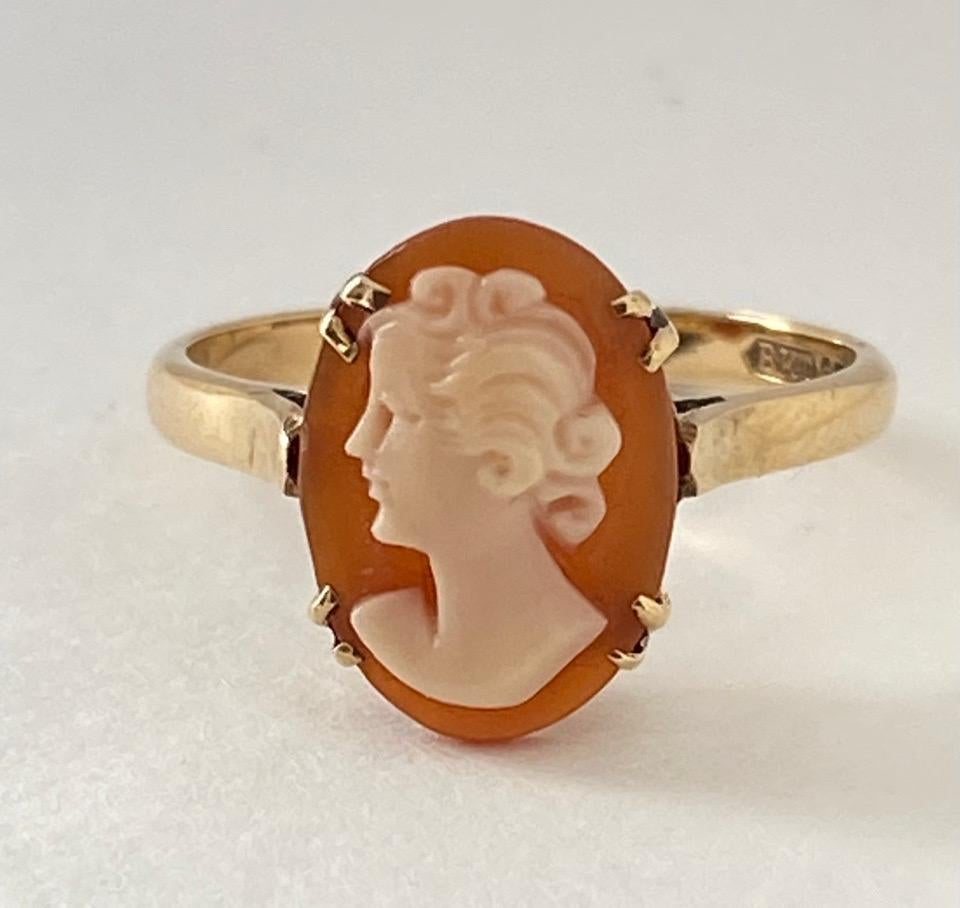 how to wear a cameo ring