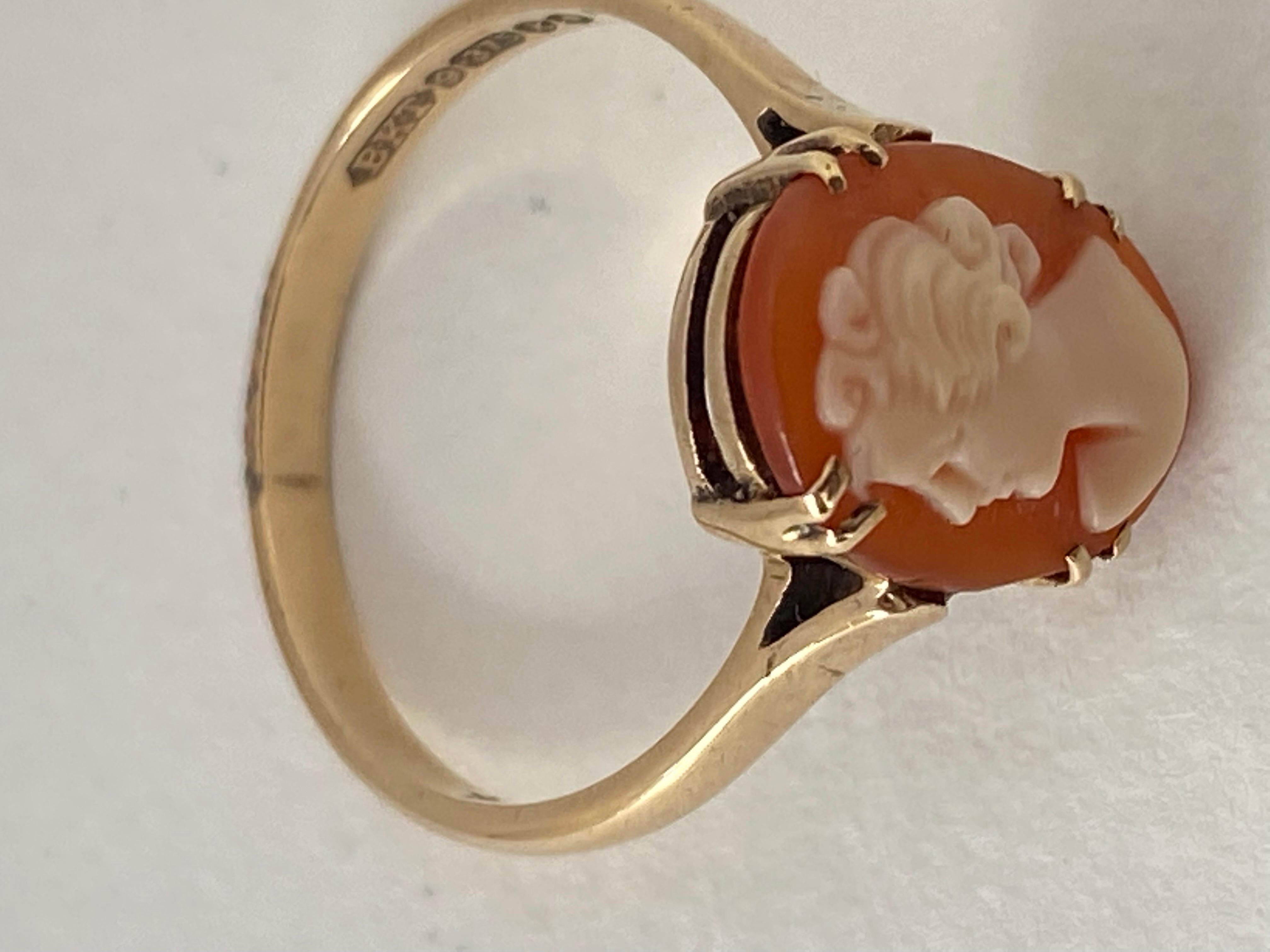 9 Karat Gold Cameo Ring In Good Condition For Sale In Carlisle, GB