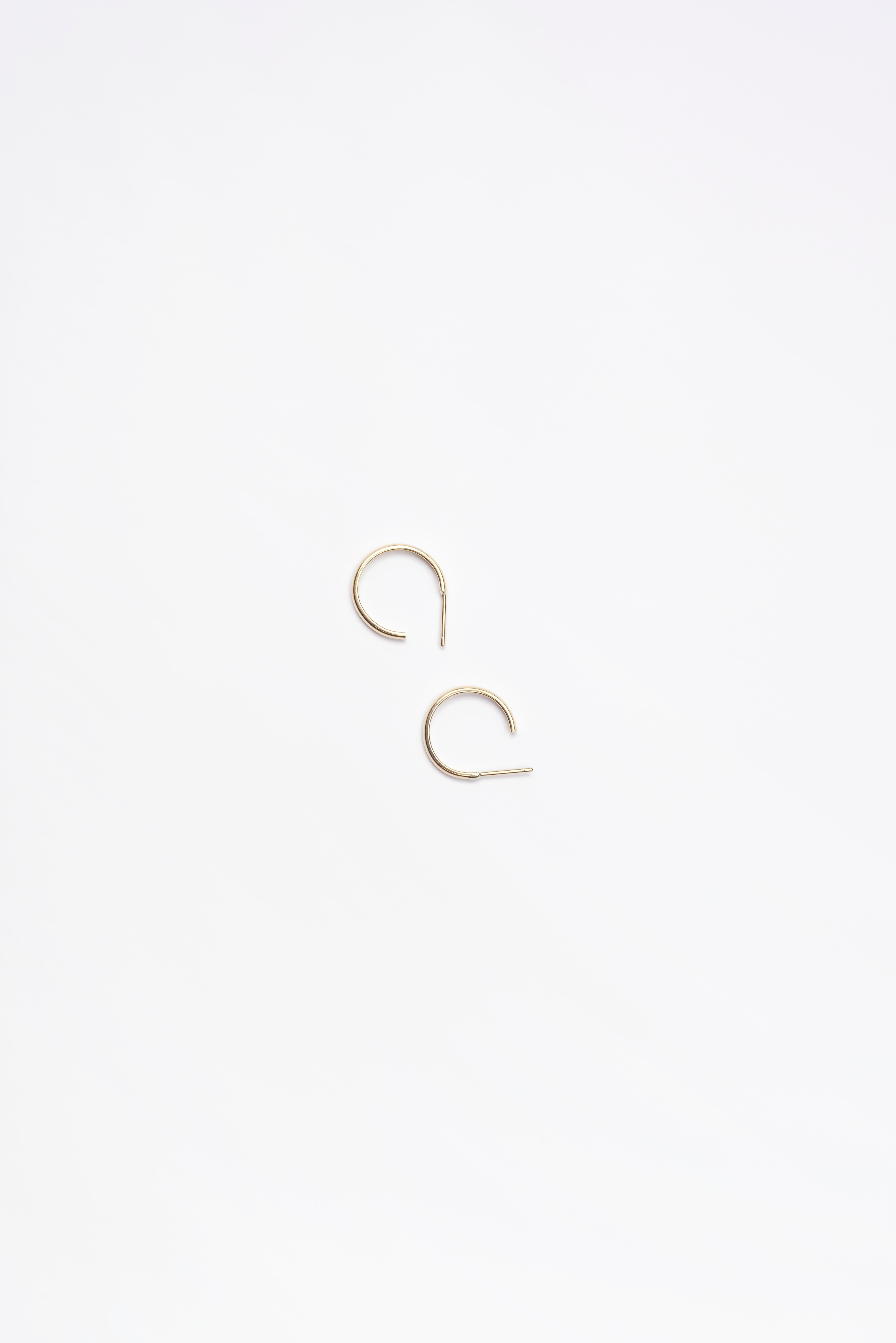 Modern 9 karat gold everyday hoop earrings For Sale