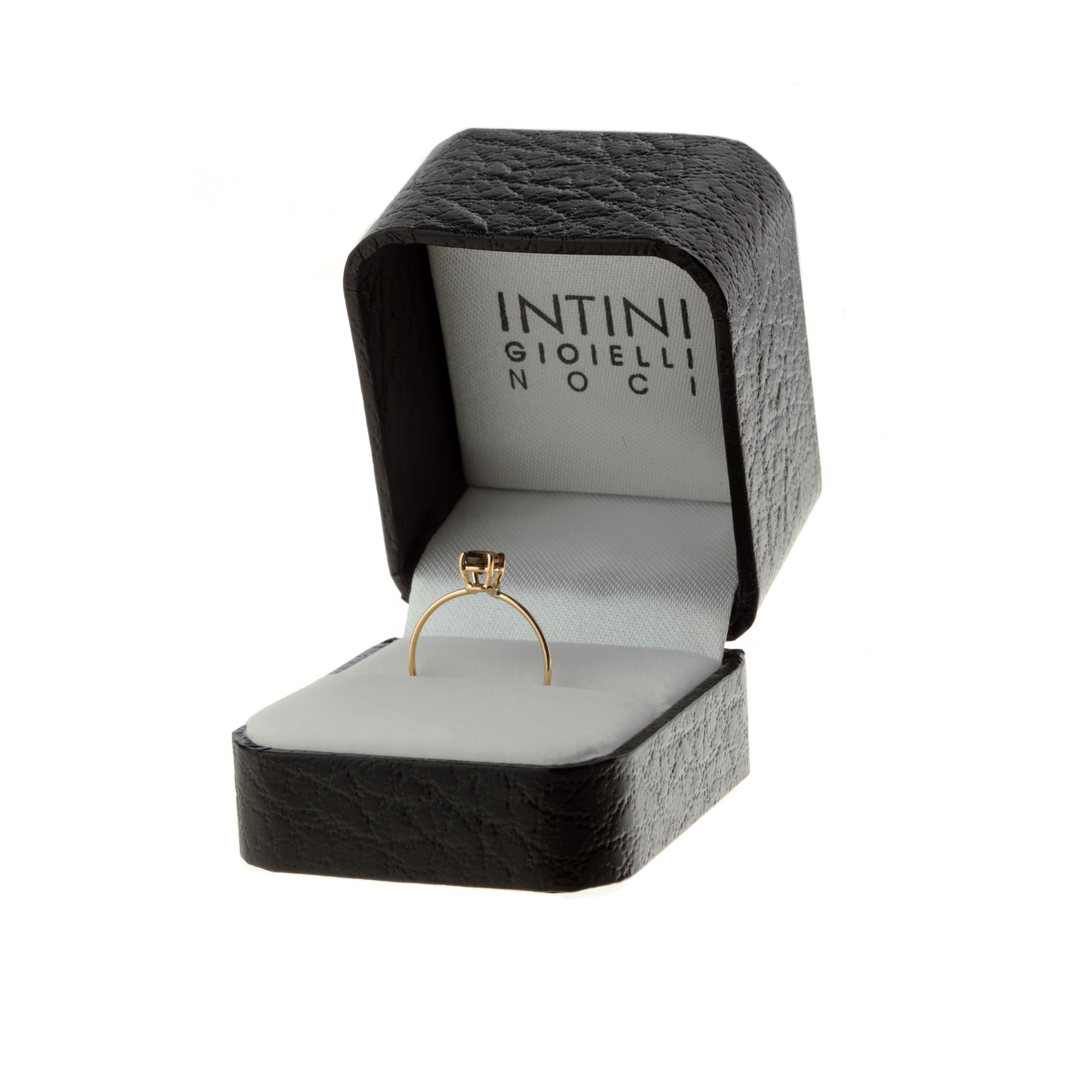 Bague cocktail chic et moderne en or 9 carats avec tourmaline orange, faite à la main en vente 1