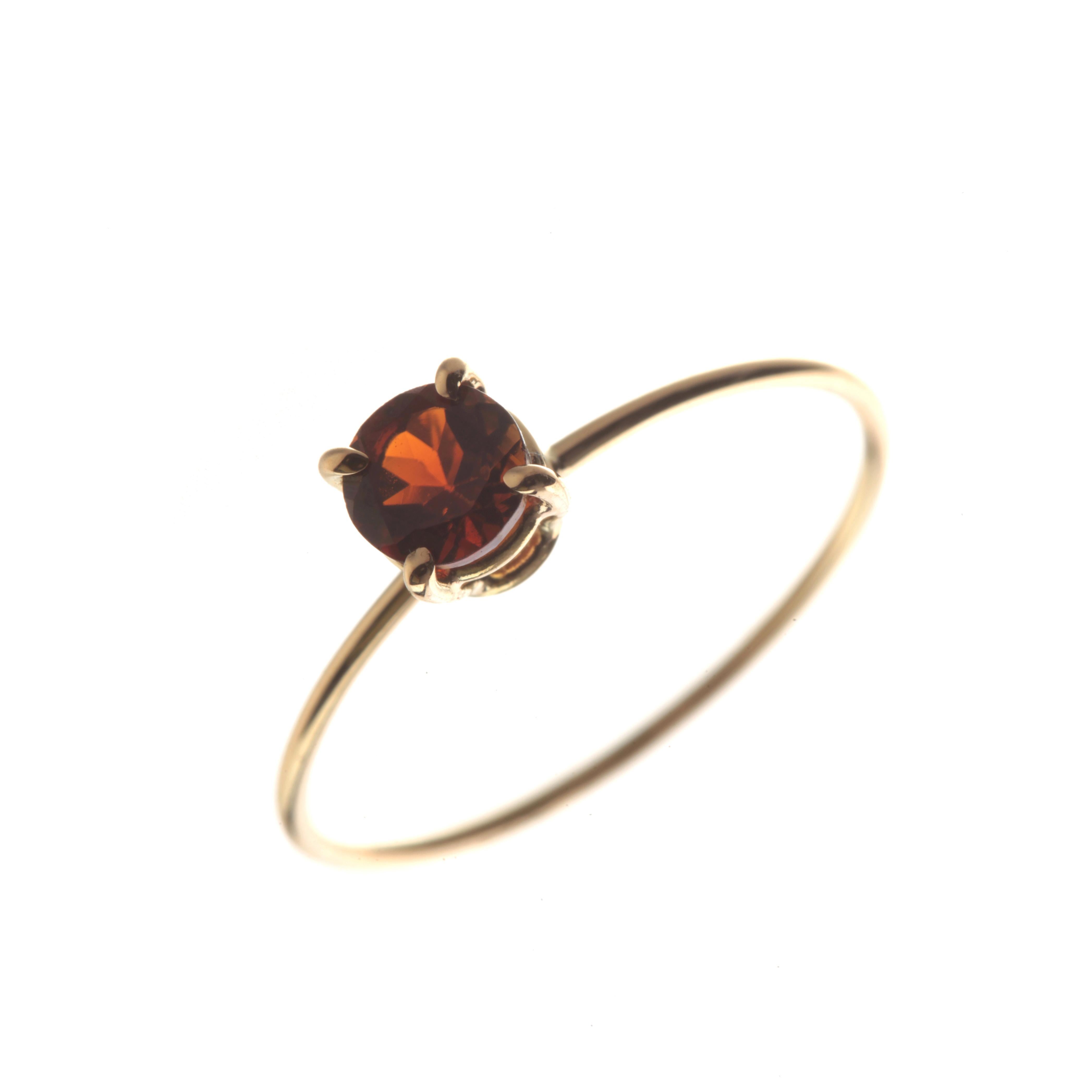 Bague cocktail chic et moderne faite à la main en or 9 carats avec tourmaline rouge Pour femmes en vente