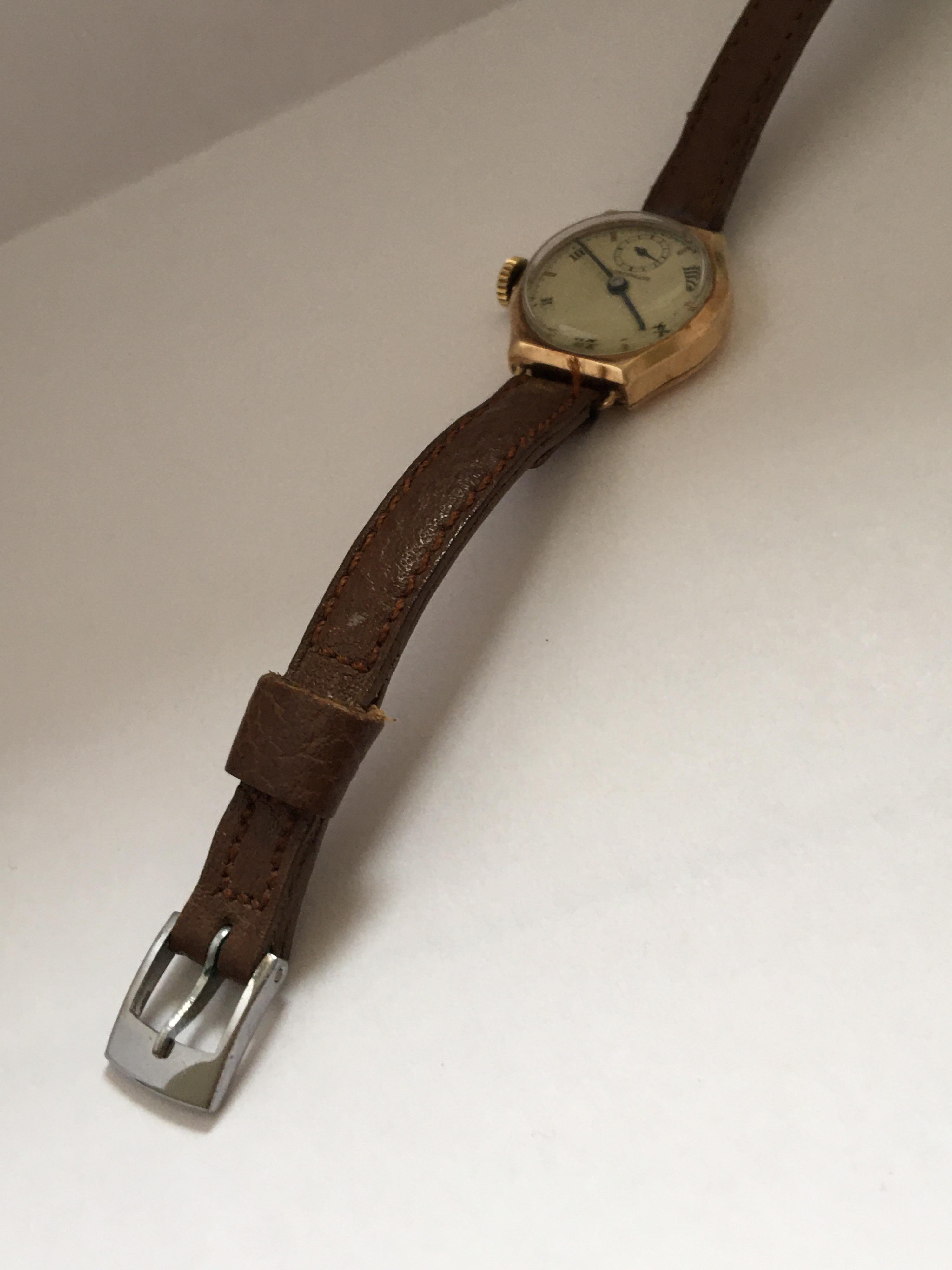 9 Karat Gold Vintage 1940s Mechanical Ladies Watch For Sale 7