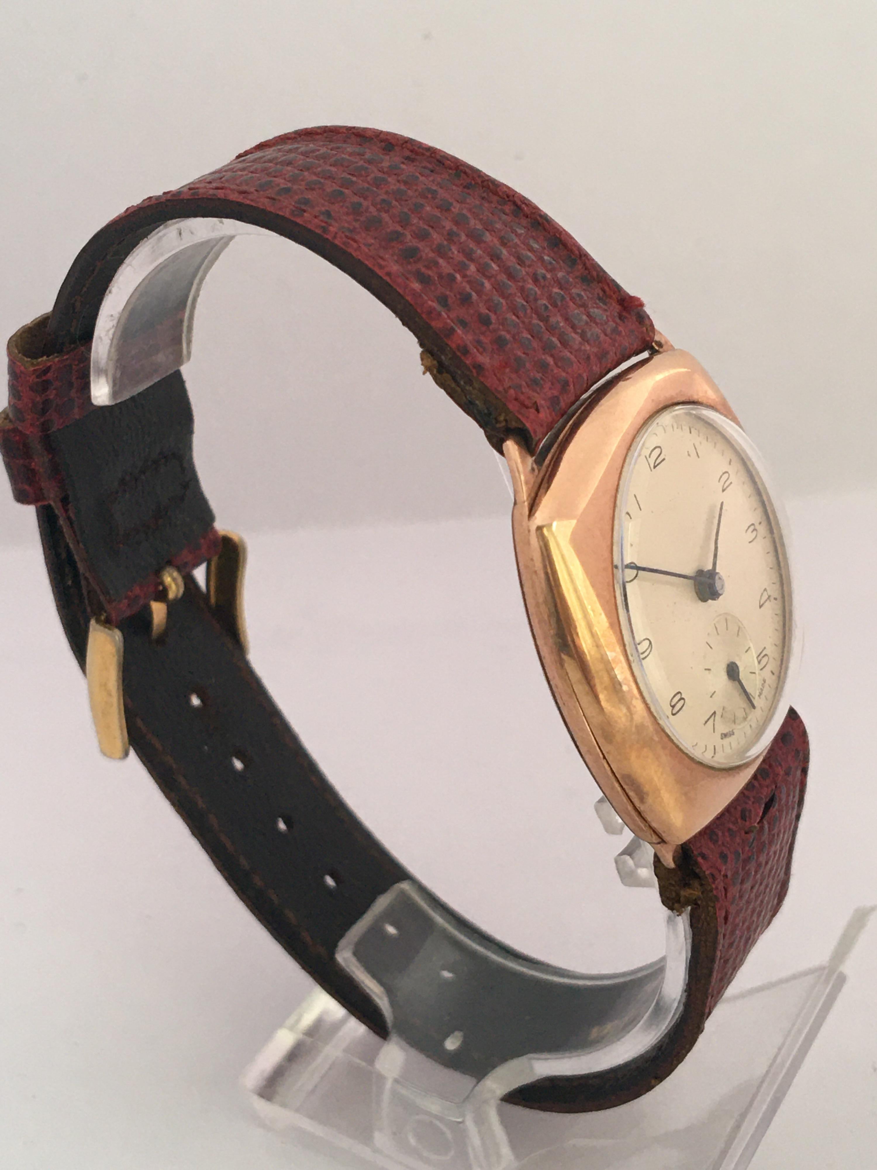 Women's or Men's 9 Karat Gold Vintage 1950s Cushion Shape Mechanical Watch For Sale