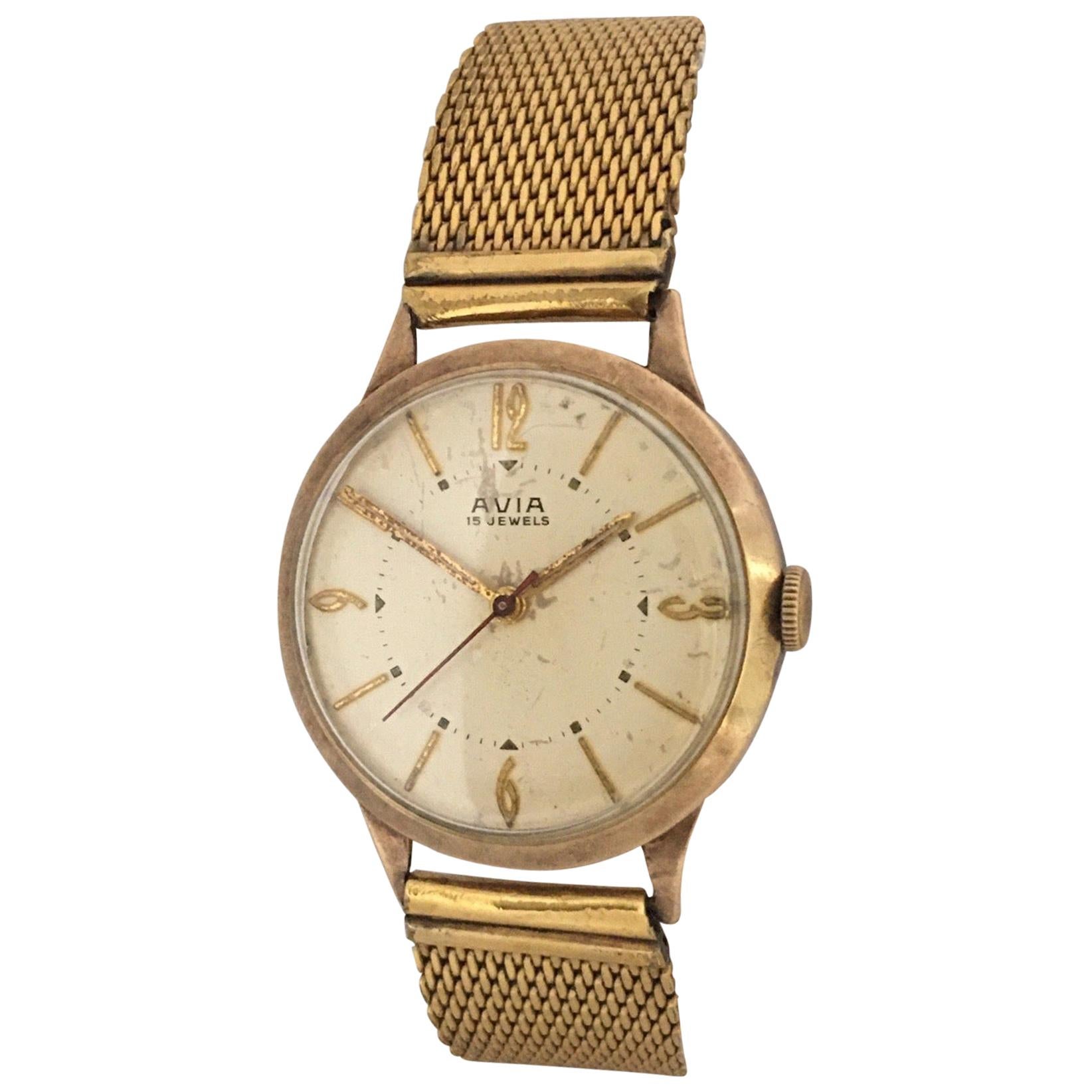 9 Karat Gold Vintage 1960s Mechanical Watch with Sweep Seconds For Sale