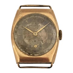 9 Karat Gold Vintage Helvetia Hand-Winding Wristwatch