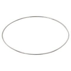9 Karat Oval White Gold Bangle