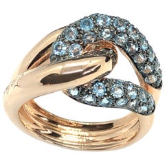 9 Karat Pink Gold Embrace Ring with Aquamarine Brilliant Cut Pavé 1.55 Carat