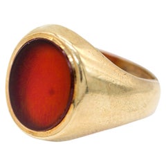 9 Karat Yellow Gold and Carnelion Gentleman's Oval Faced Signet Ring