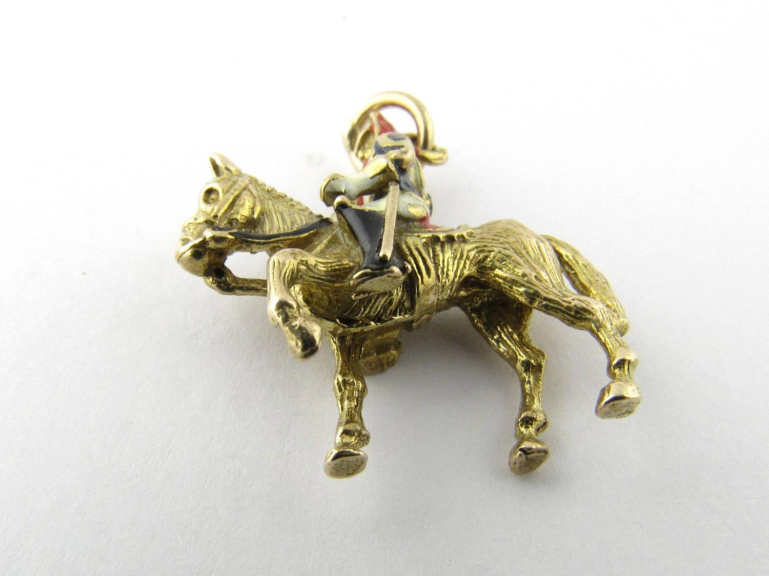 9 Karat Yellow Gold and Enamel British Soldier on Horse Charm In Good Condition In Washington Depot, CT