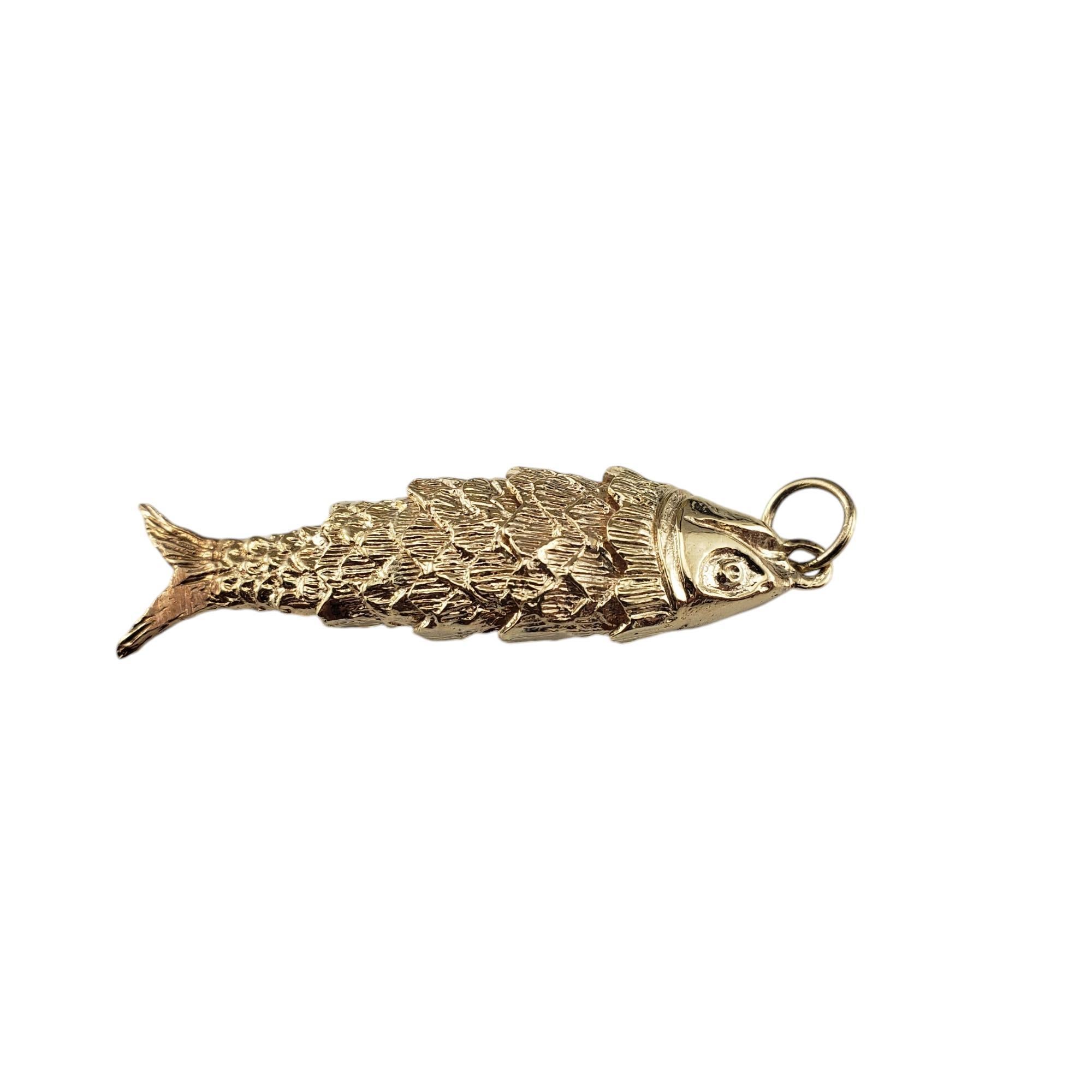 9 Karat Yellow Gold Articulated Fish Charm #18833 1