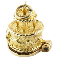 Vintage 9 Karat Yellow Gold Articulated Wedding Cake with Bride and Groom Charm