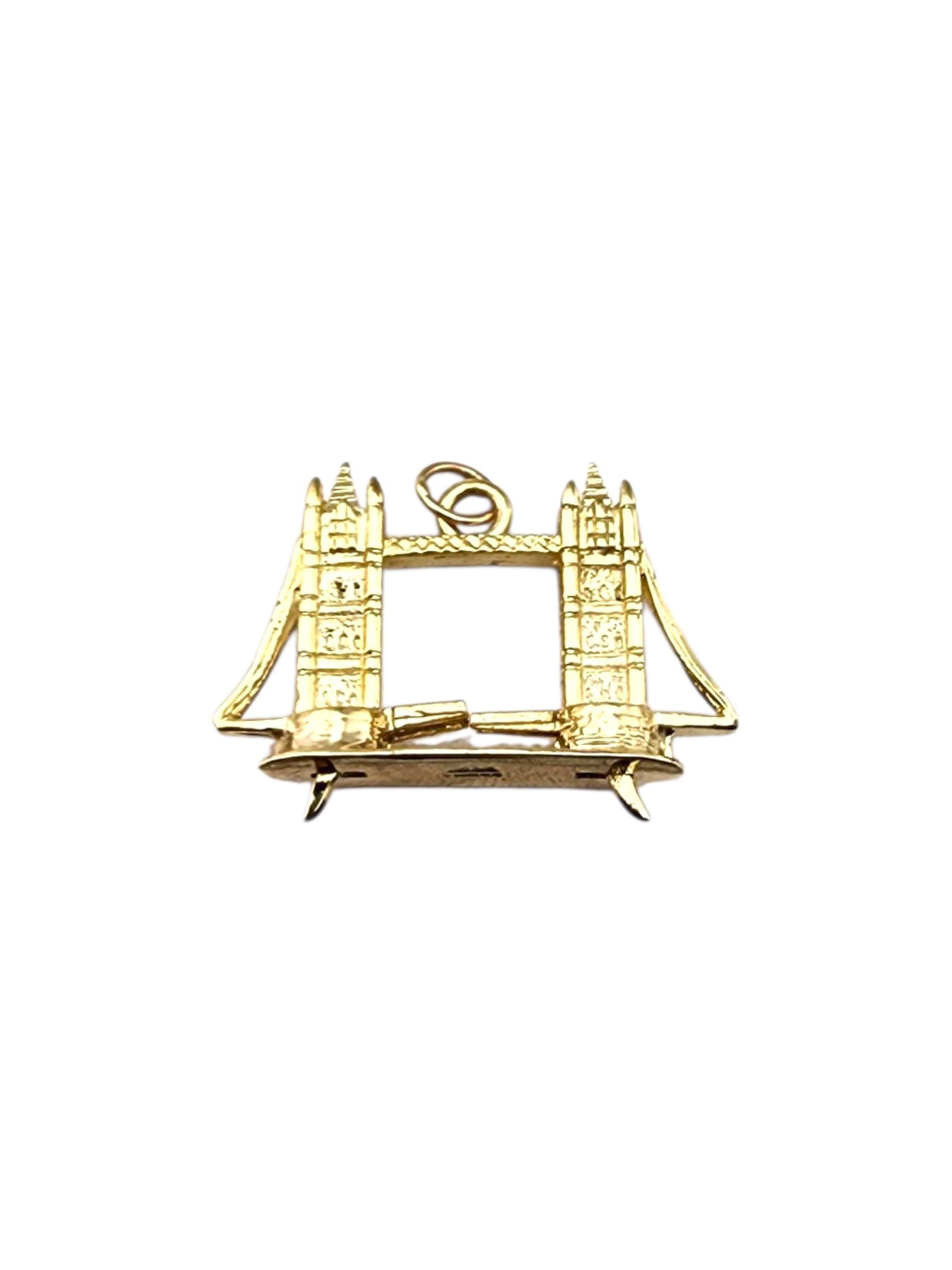 Charm en or jaune 9 carats articulé London Bridge #22798 en vente