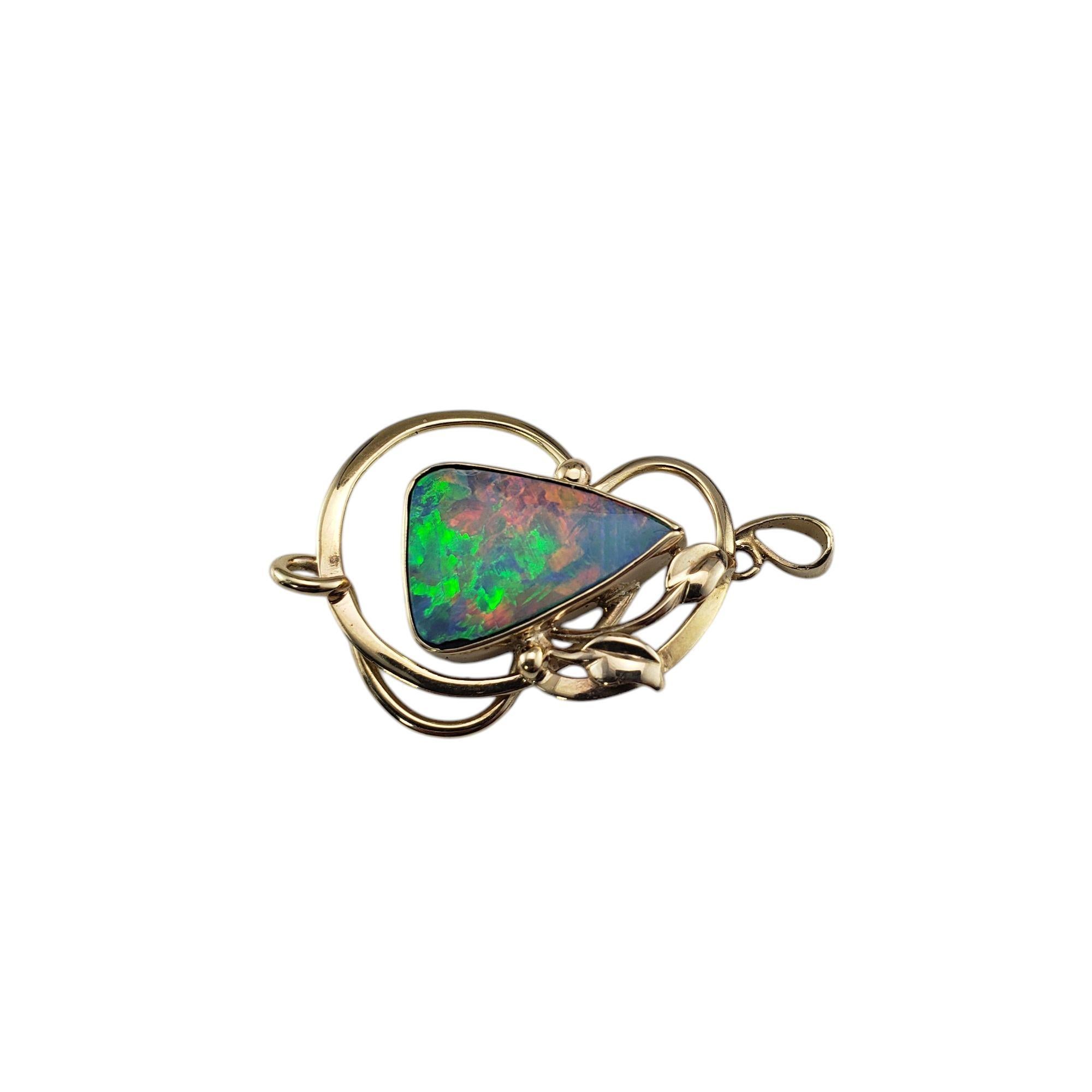 Taille mixte Pendentif doublet en or jaune 9 carats et opale noire n° 21204 en vente