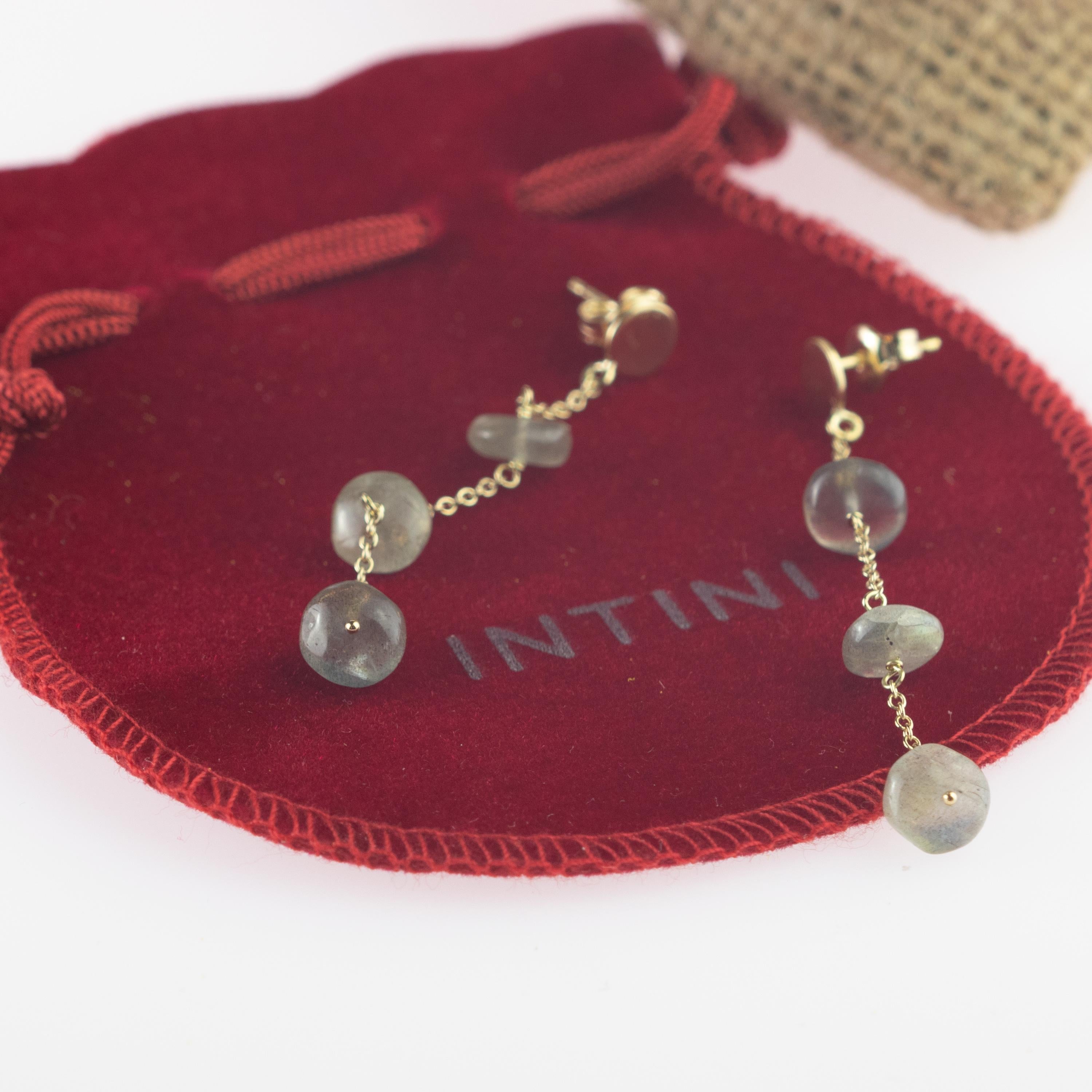 Art nouveau Pendants d'oreilles longs en or jaune 9 carats avec rondelles en forme d'œil de chat, fabriqués à la main en vente