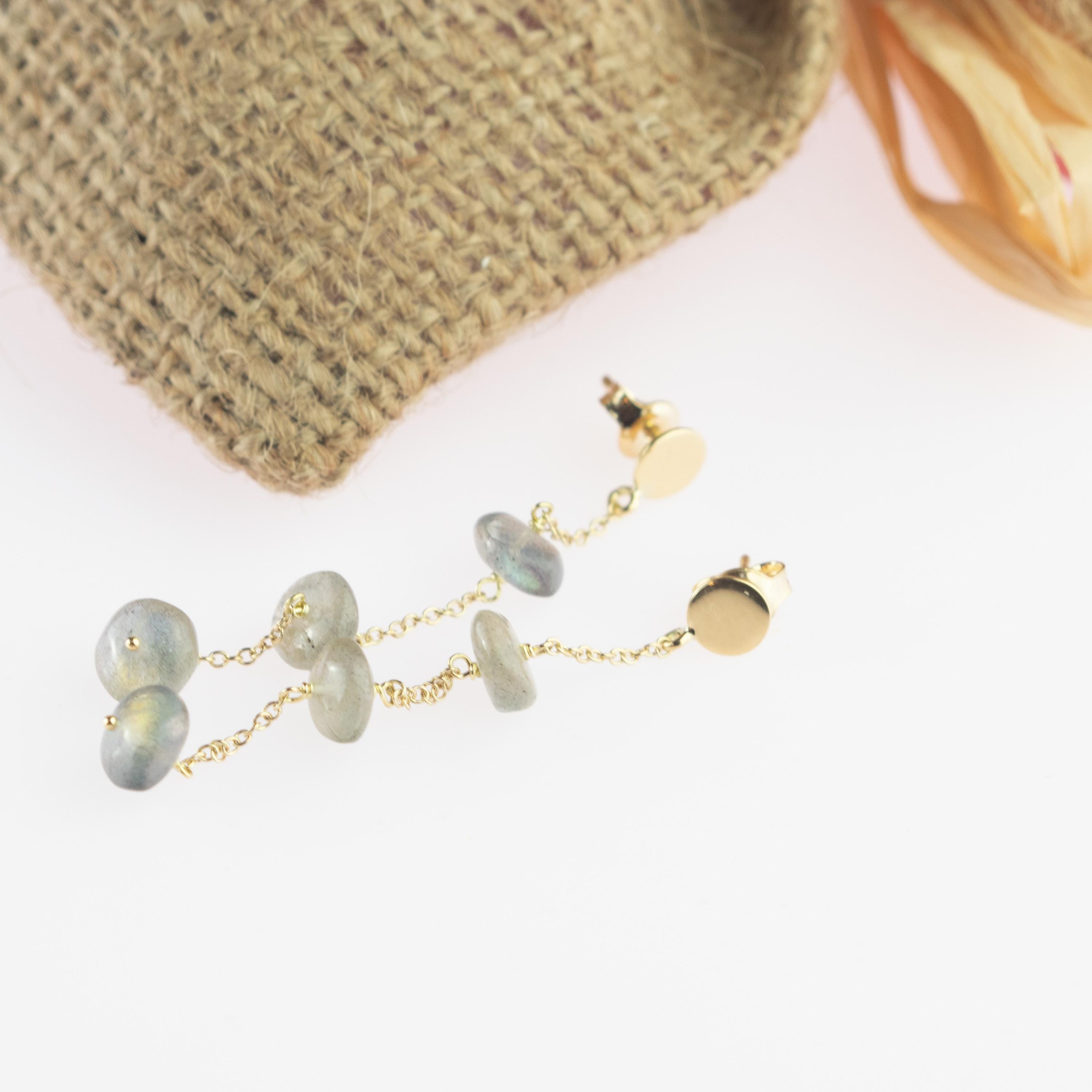 Pendants d'oreilles longs en or jaune 9 carats avec rondelles en forme d'œil de chat, fabriqués à la main en vente 2