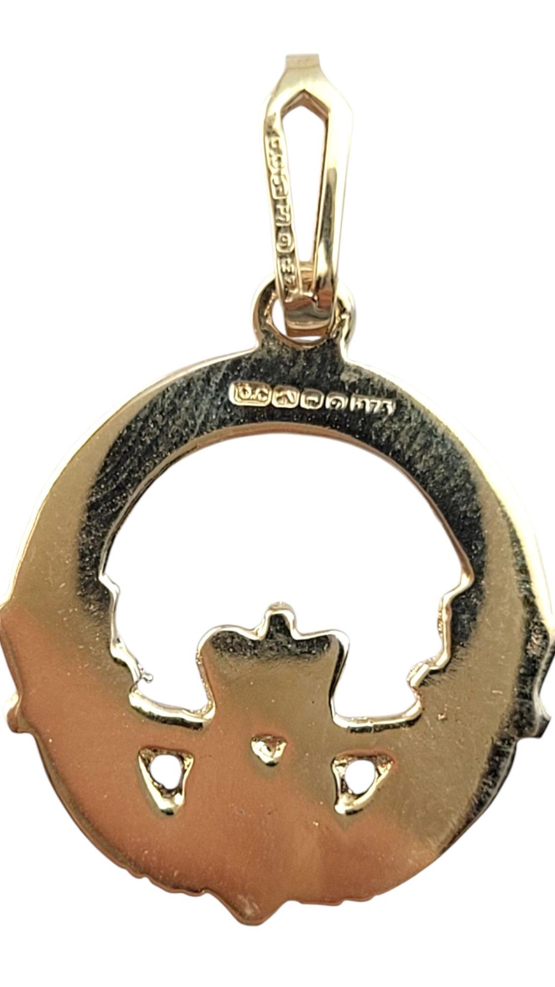 Pendentif Claddagh en or jaune 9 carats #21319 Bon état - En vente à Washington Depot, CT