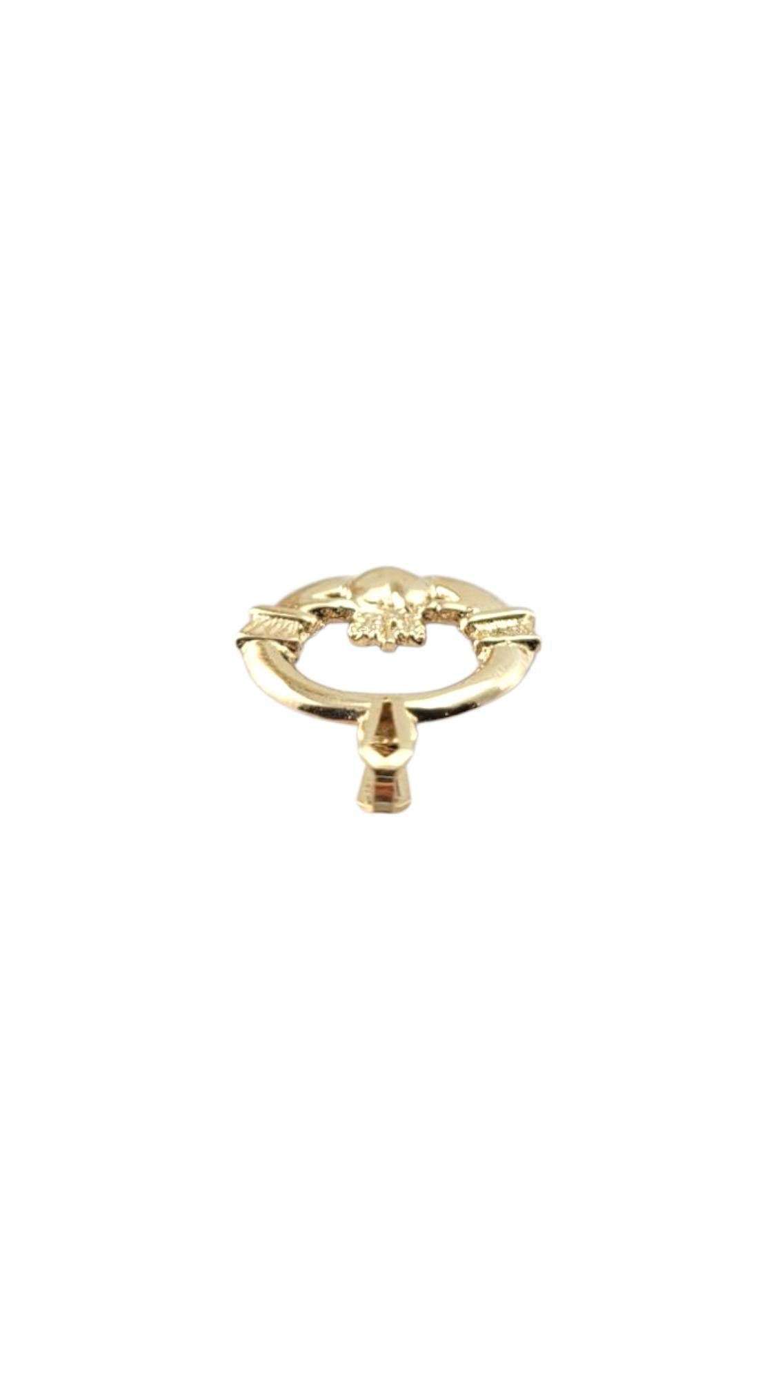 Pendentif Claddagh en or jaune 9 carats #21319 en vente 2