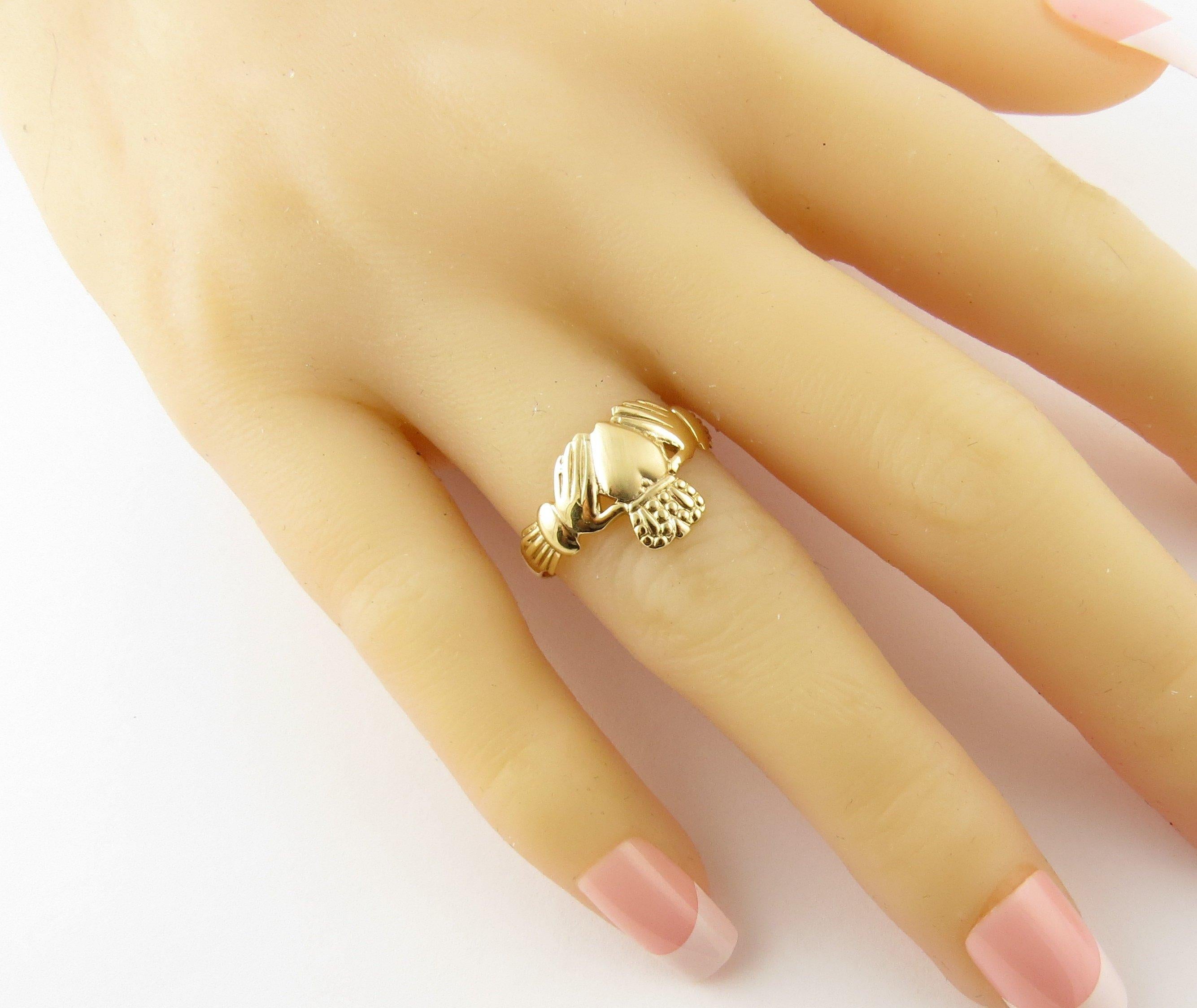 9 Karat Yellow Gold Claddagh Ring 3