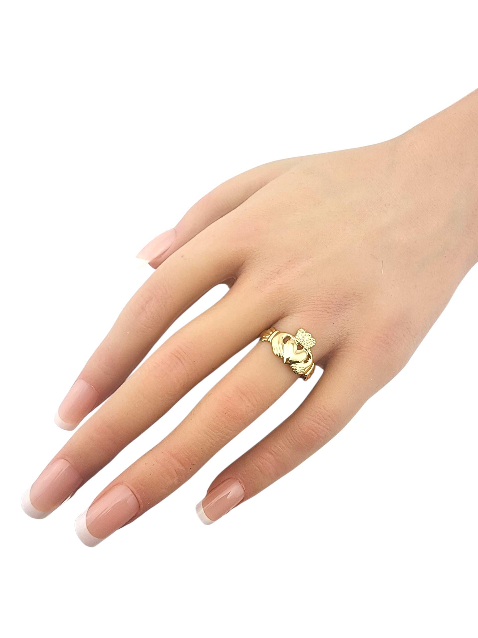 Bague Claddagh en or jaune 9 carats Taille 8.5 #23383 en vente 3