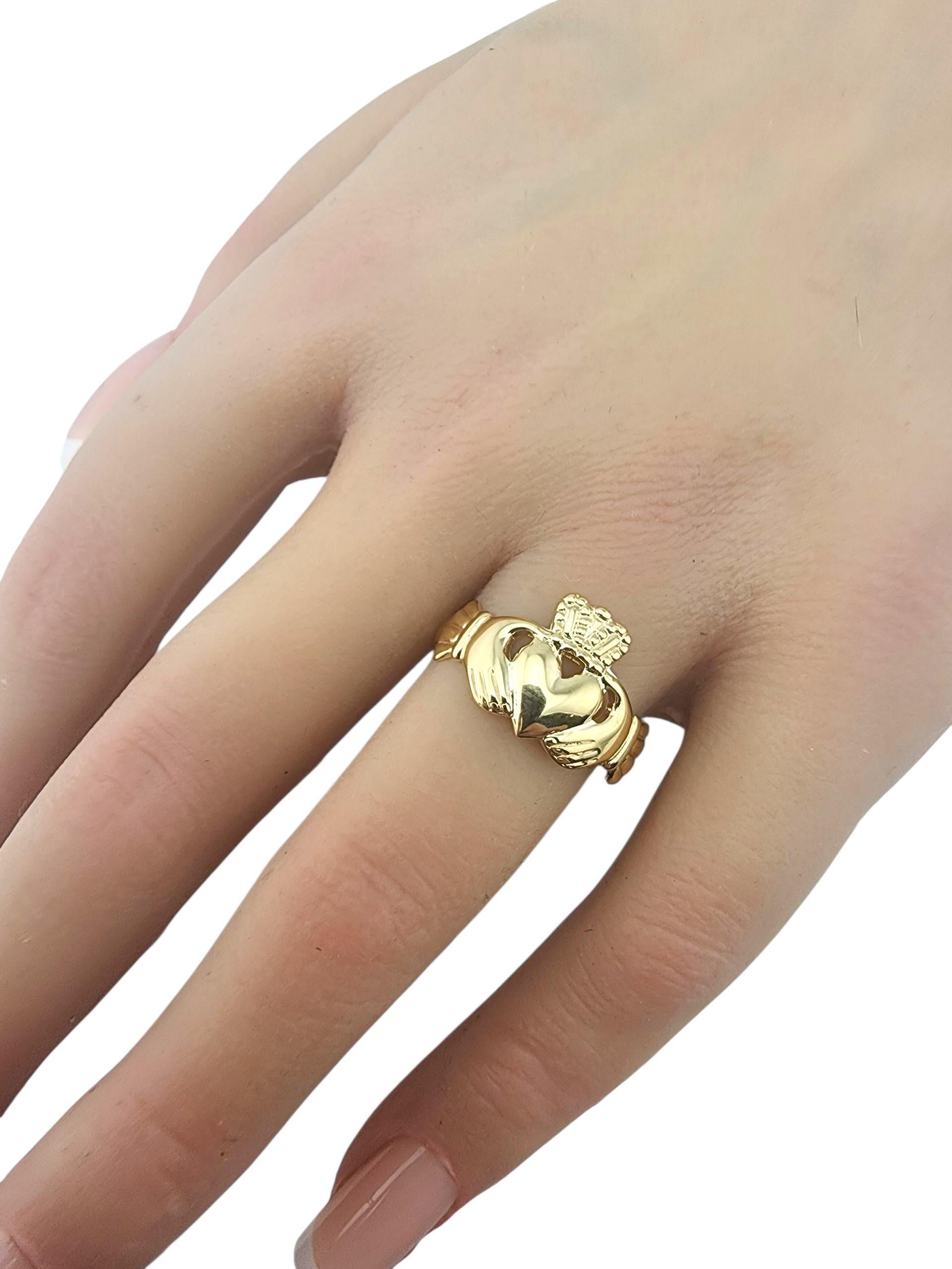 Bague Claddagh en or jaune 9 carats Taille 8.5 #23383 en vente 4