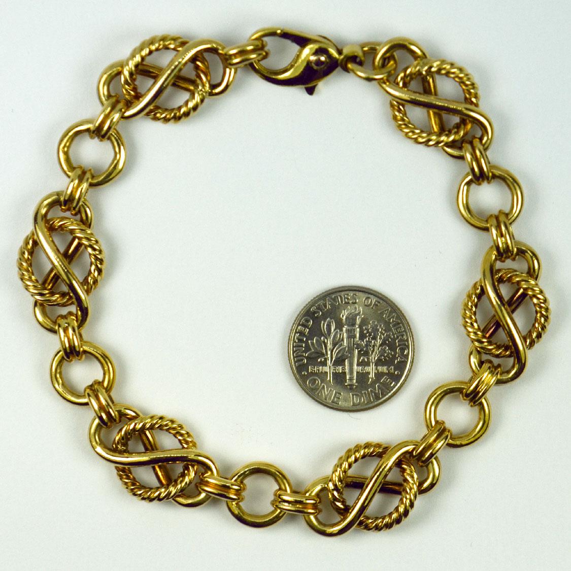 9 Karat Yellow Gold Fancy Link Bracelet In Good Condition For Sale In London, GB