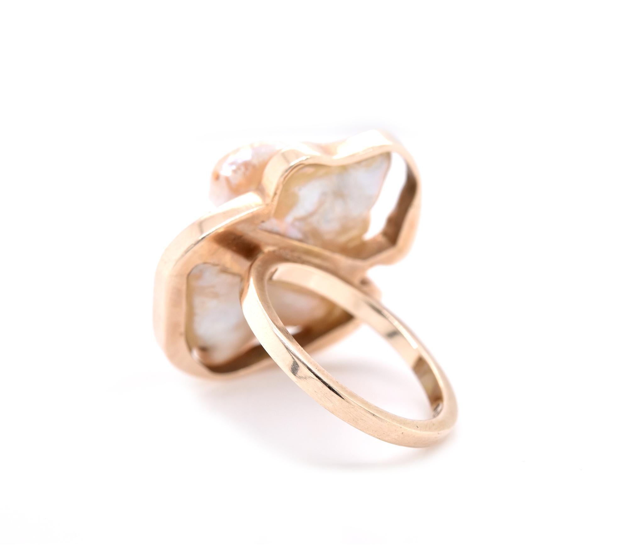 9 Karat Yellow Gold Freeform Mother of Pearl and Diamond Ring In Excellent Condition For Sale In Scottsdale, AZ