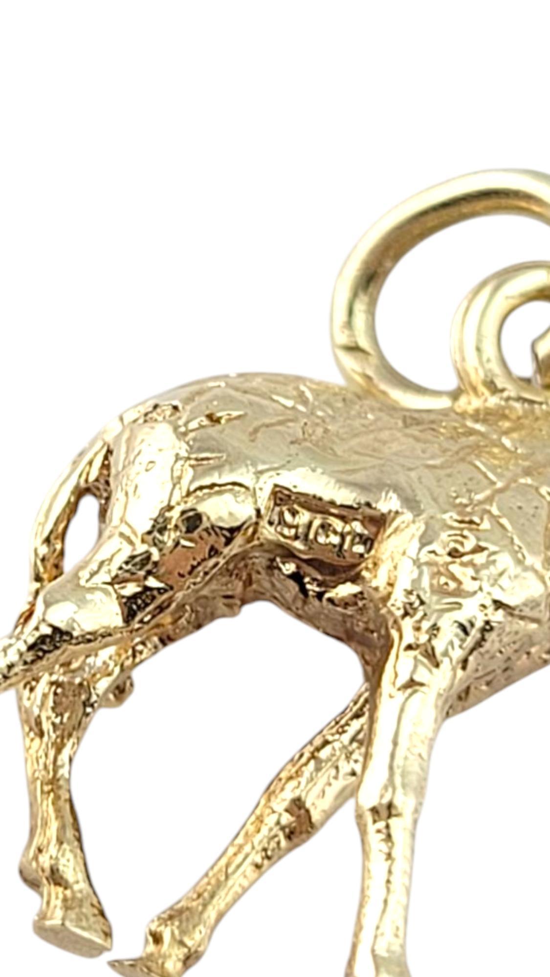Breloque girafe en or jaune 9 carats n° 21278 Bon état - En vente à Washington Depot, CT