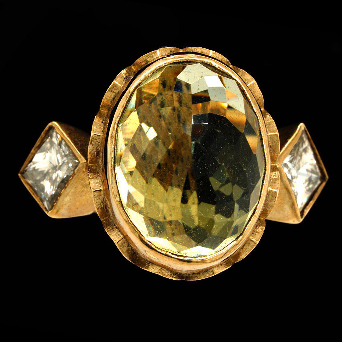 Chloris Ring Gothic Arch 9 Karat Yellow Gold Lemon Quartz and Diamonds For Sale 4