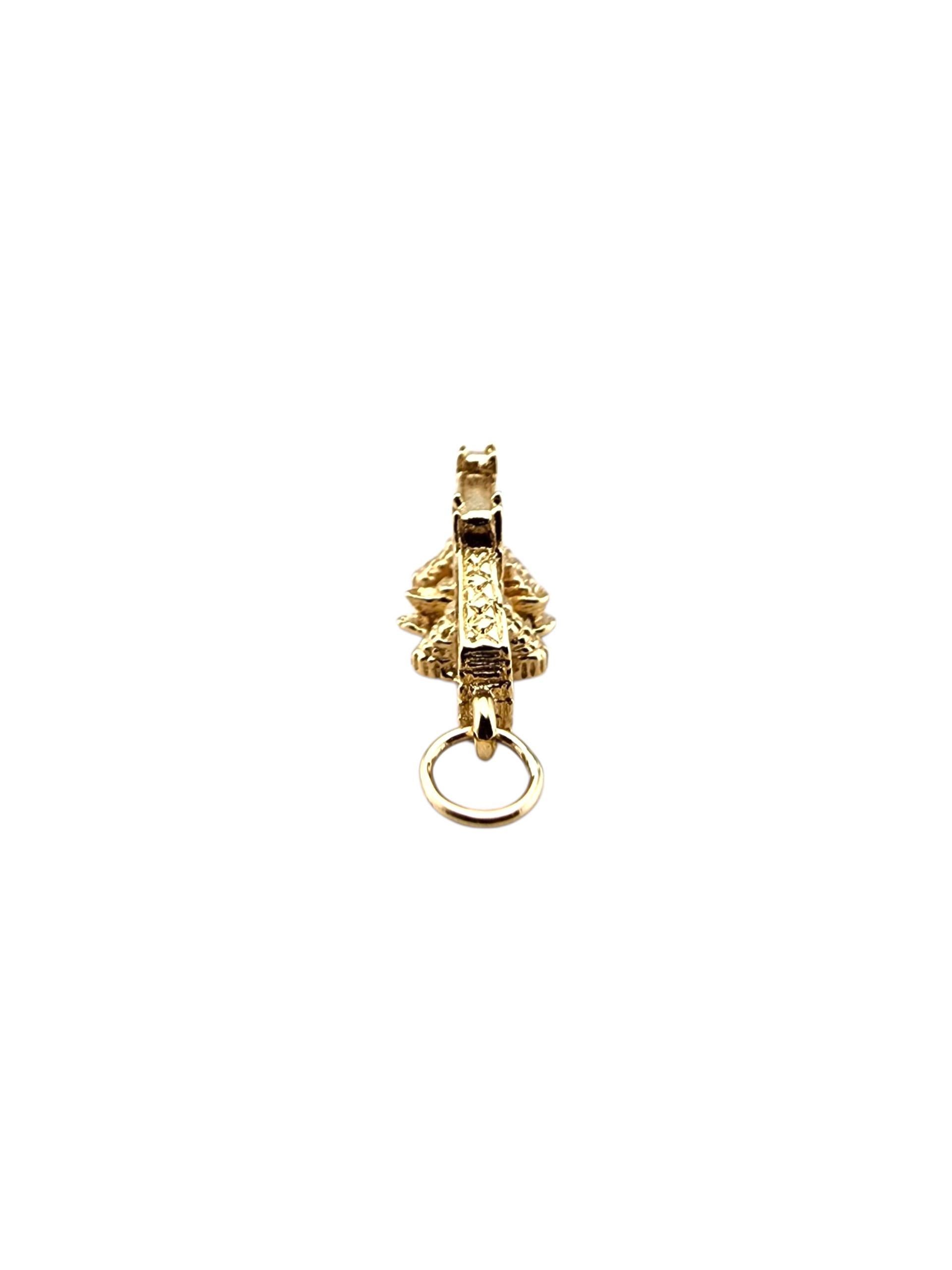 Charm in oro giallo 9 carati London Bridge #23282 In condizioni buone in vendita a Washington Depot, CT