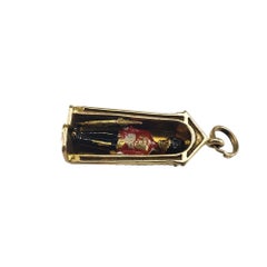 9 Karat Yellow Mechanical Gold Royal Guard Charm #19132