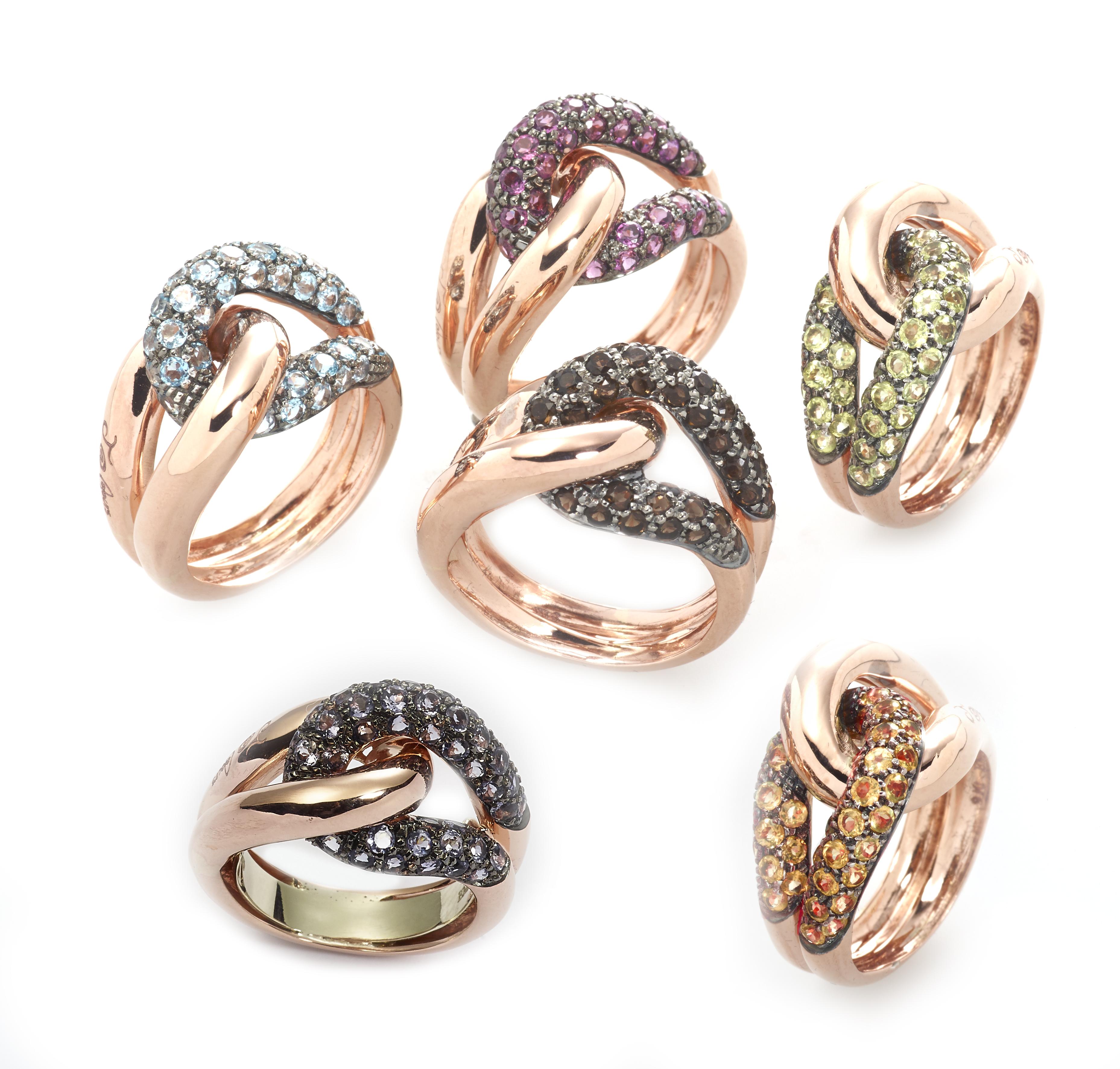 9 Karat Pink Gold Embrace Ring with Aquamarine Brilliant Cut Pavé 1.55 Carat For Sale 5