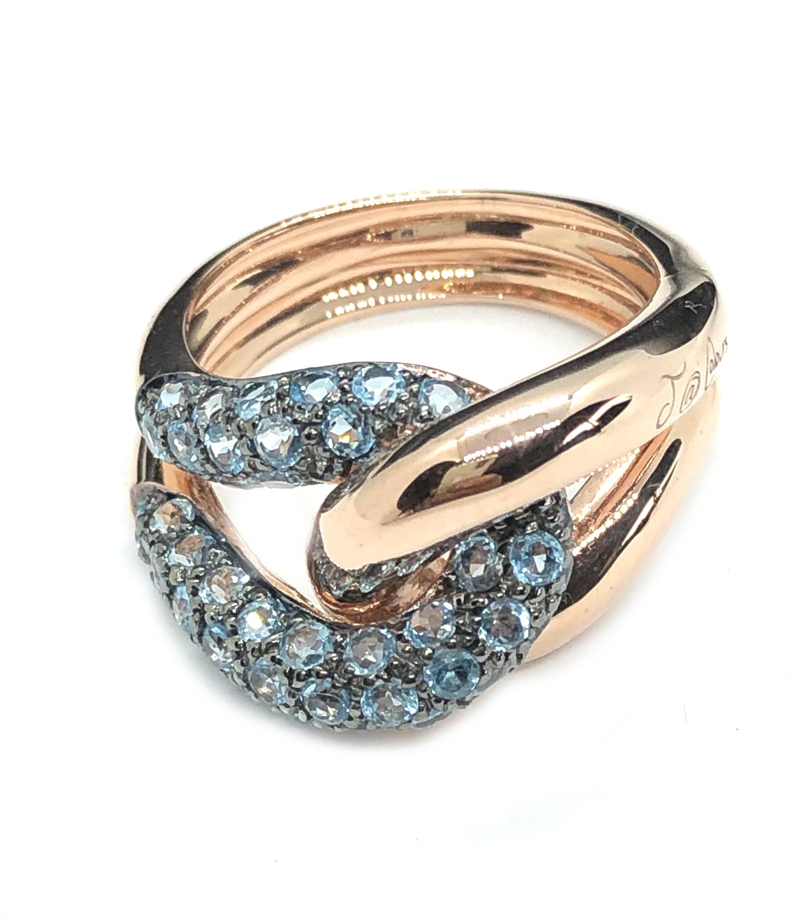 Fashion Embrace ring in 9 kt pink gold gr 11,00 with a 2,50 cts. pavé of brilliant cut Aquamarine, signed J@Colours 