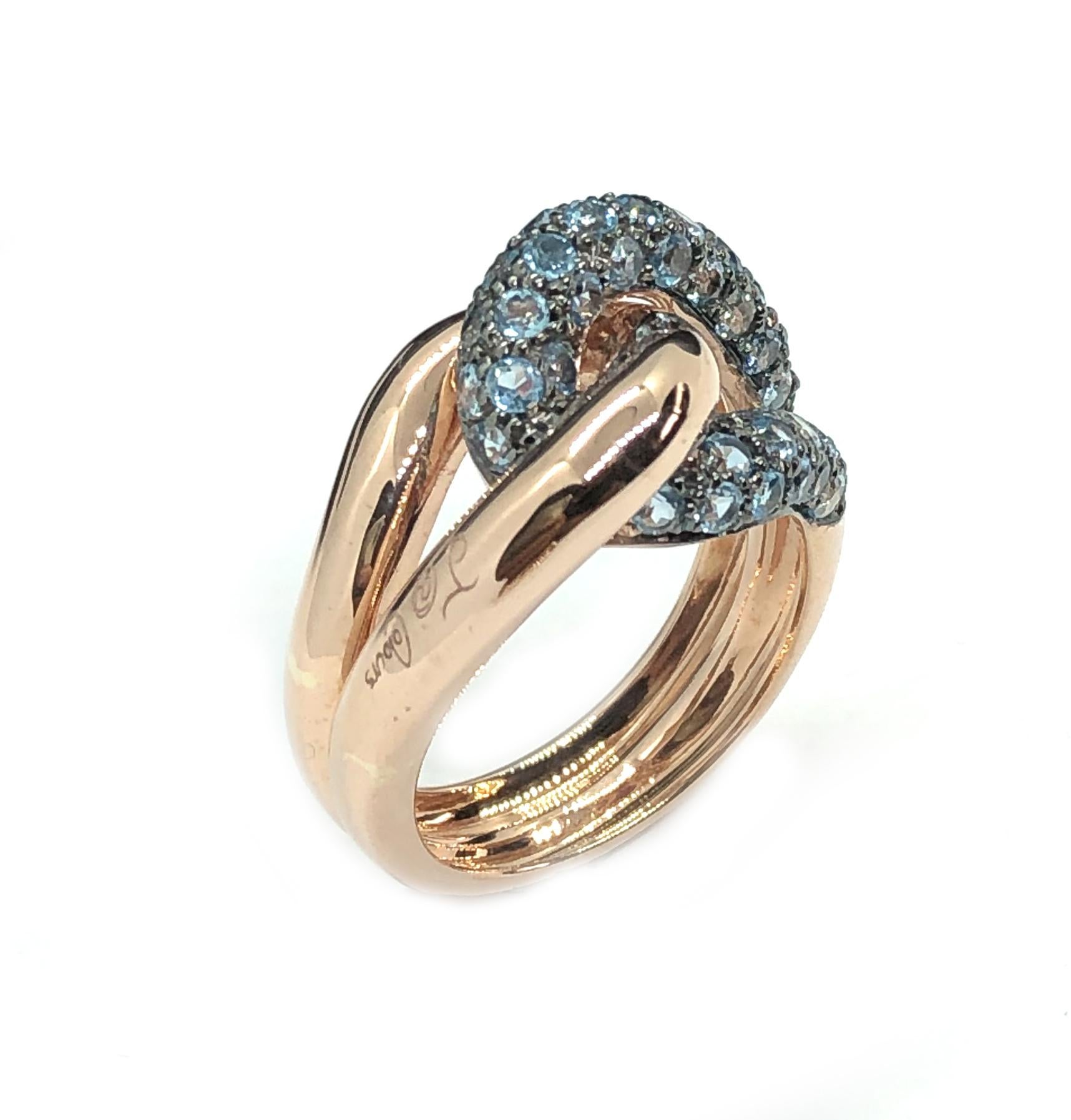 Round Cut 9 Karat Pink Gold Embrace Ring with Aquamarine Brilliant Cut Pavé 1.55 Carat For Sale