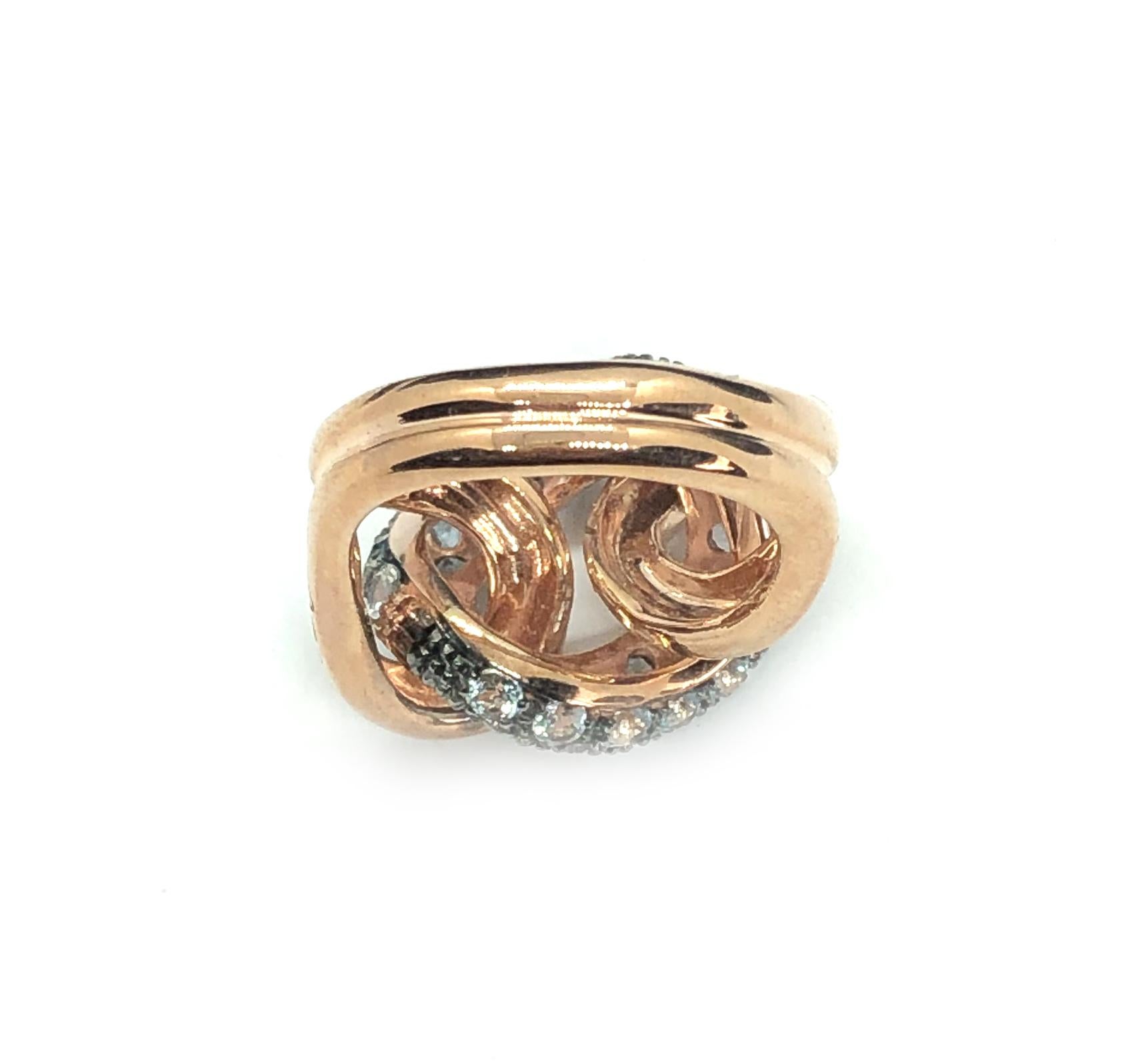 9 Karat Pink Gold Groumette Ring with Aquamarine Brilliant Cut Pavé 2.50 Carat For Sale 1