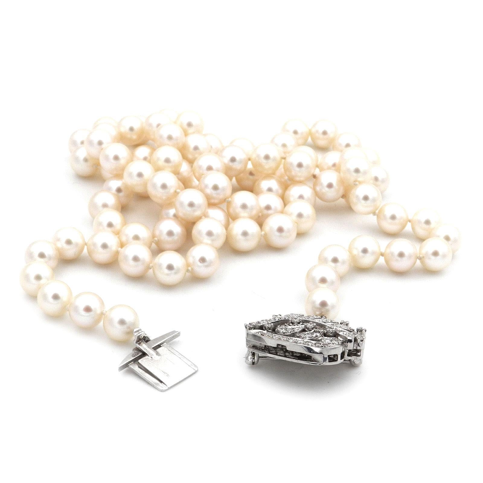 Women's Cultured Pearl Necklace with 2 Carat Diamond Set 14 Karat White Gold Clasp For Sale