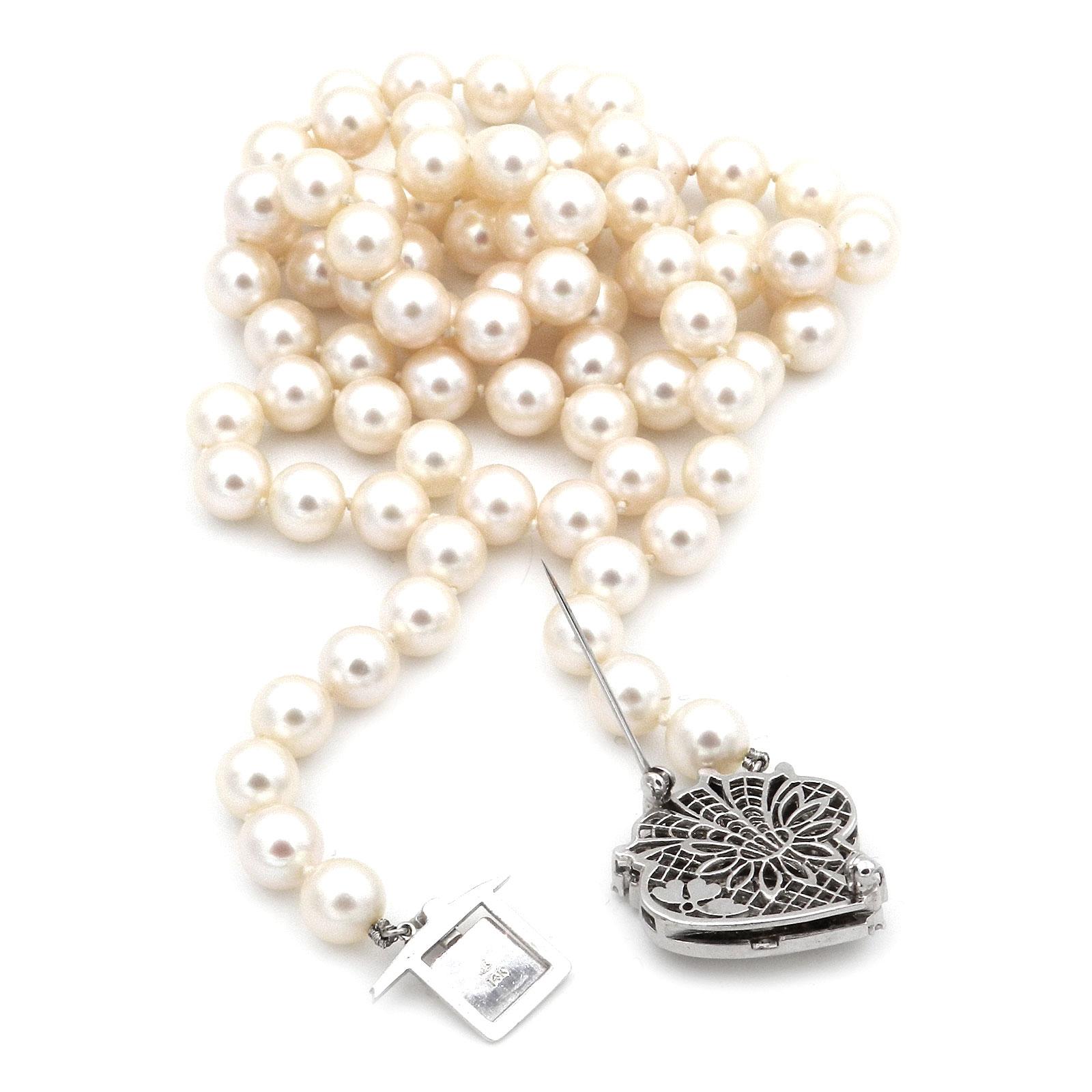 Cultured Pearl Necklace with 2 Carat Diamond Set 14 Karat White Gold Clasp For Sale 2