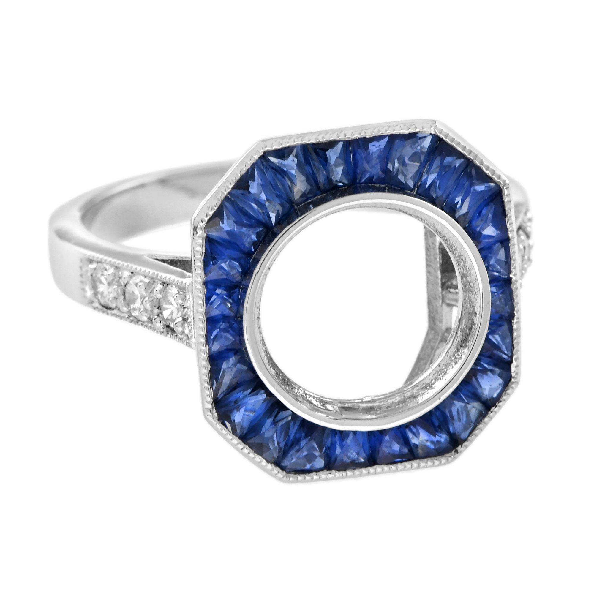 Der Semi-Mount-Ring besitzt eine Fassung, die von lebhaften Saphiren im französischen Schliff umrahmt wird. Die mit Diamanten verzierten Schultern verleihen ihm zusätzlichen Glanz. Das Design erlaubt es Ihnen, den perfekten Edelstein mit einer Größe
