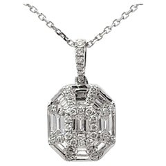 Collier pendentif de 9 pièces en or blanc 18 carats avec diamants et émeraudes