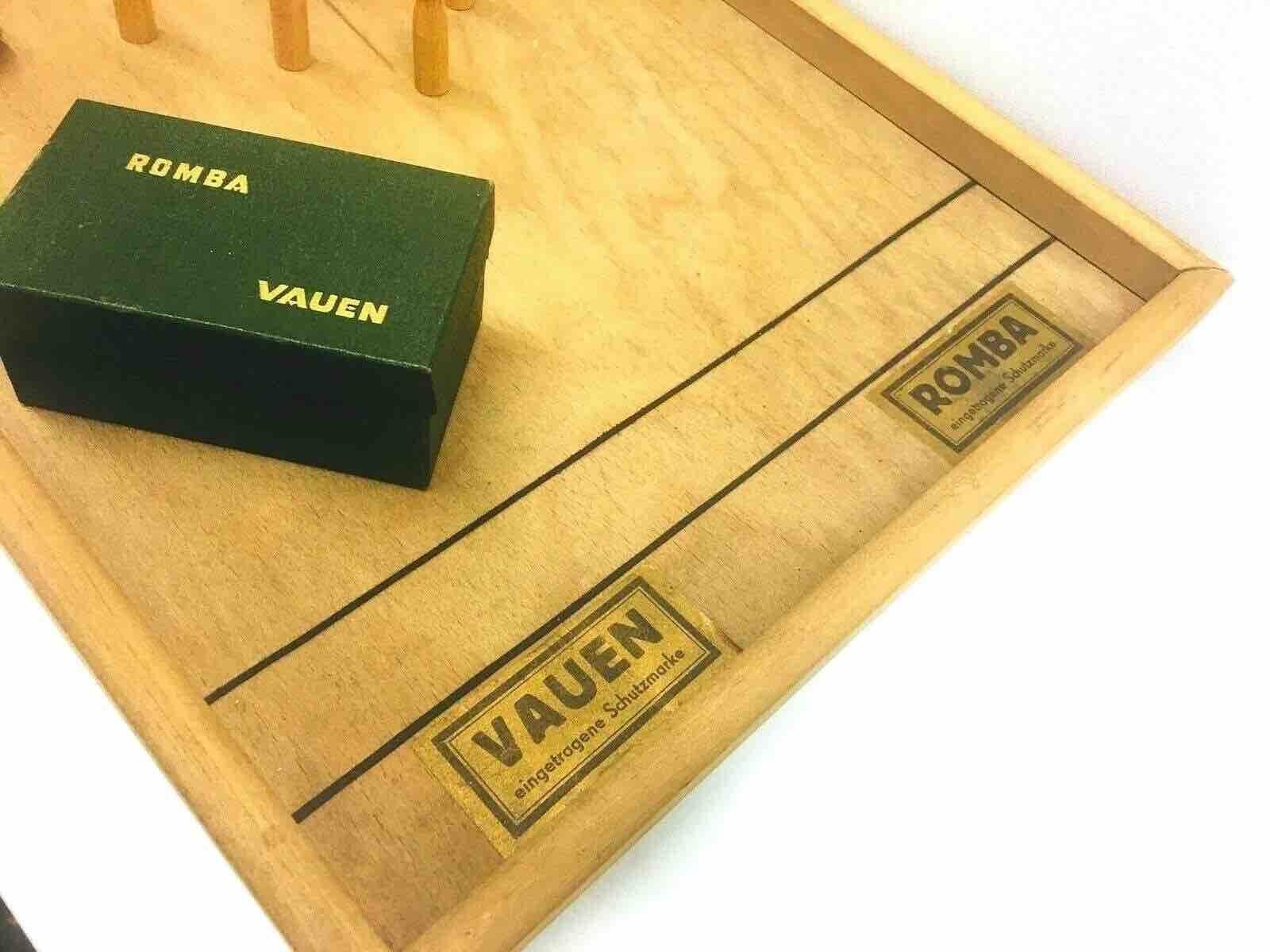 Fait main Jouet de jeu de table vintage allemand à 9 épingles à jupe Vauen, années 1930 en vente