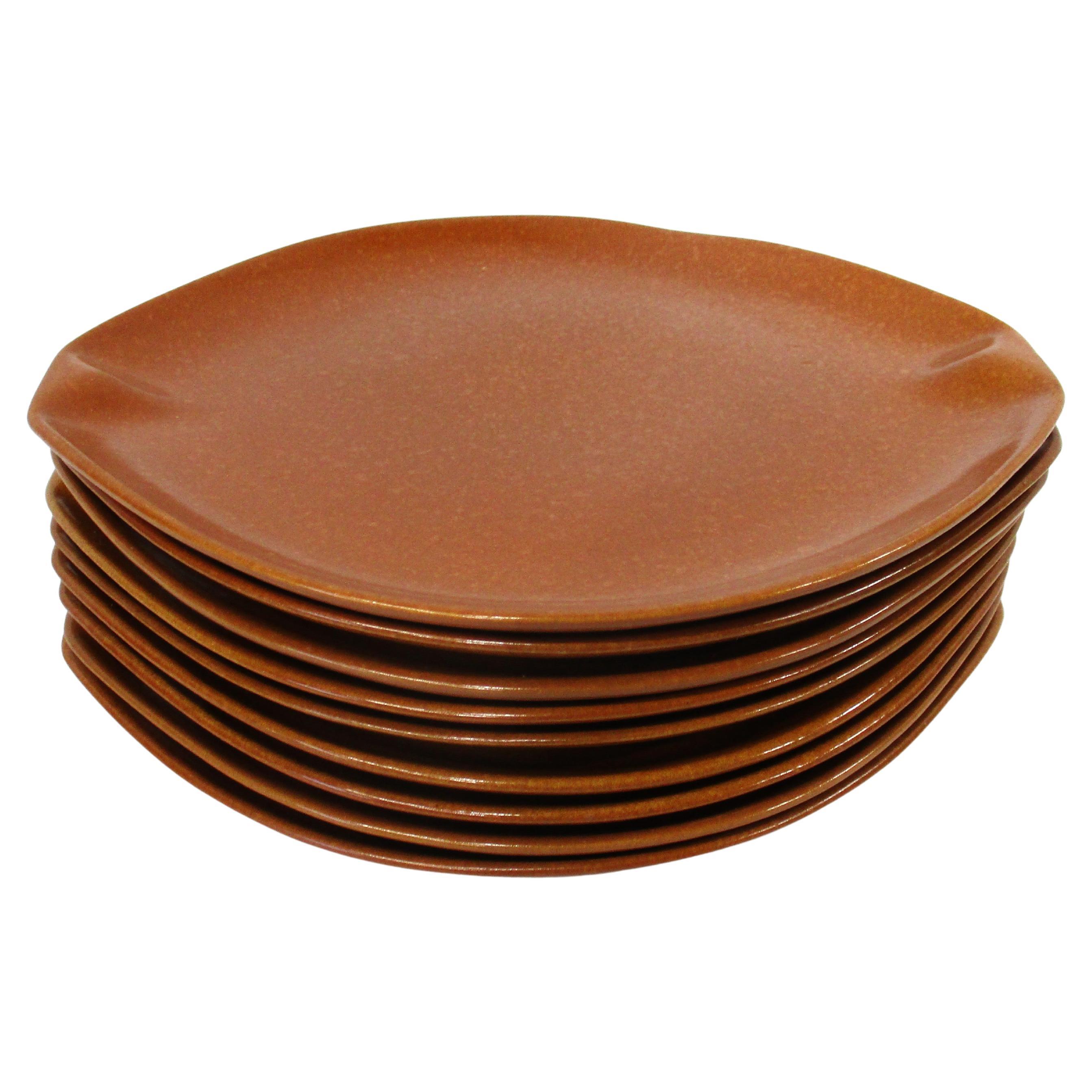 9 grandes assiettes plates en poterie Raymor / Roseville par Ben Seibel n° 152 en vente