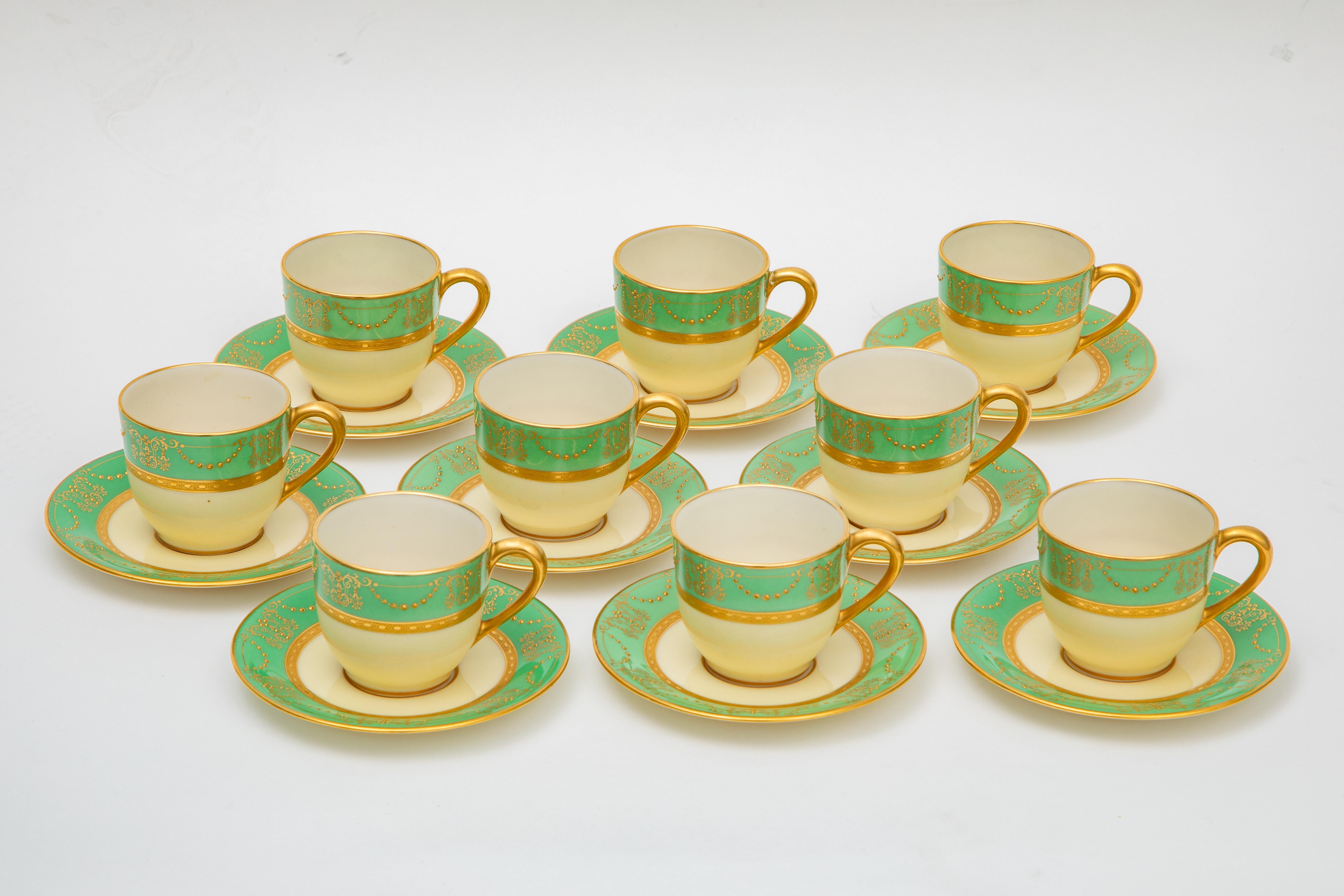 9 Juegos de Taza y Plato Expresso o Demi Tasse. Antiguo encargo Circa 1920 en Bueno estado para la venta en West Palm Beach, FL