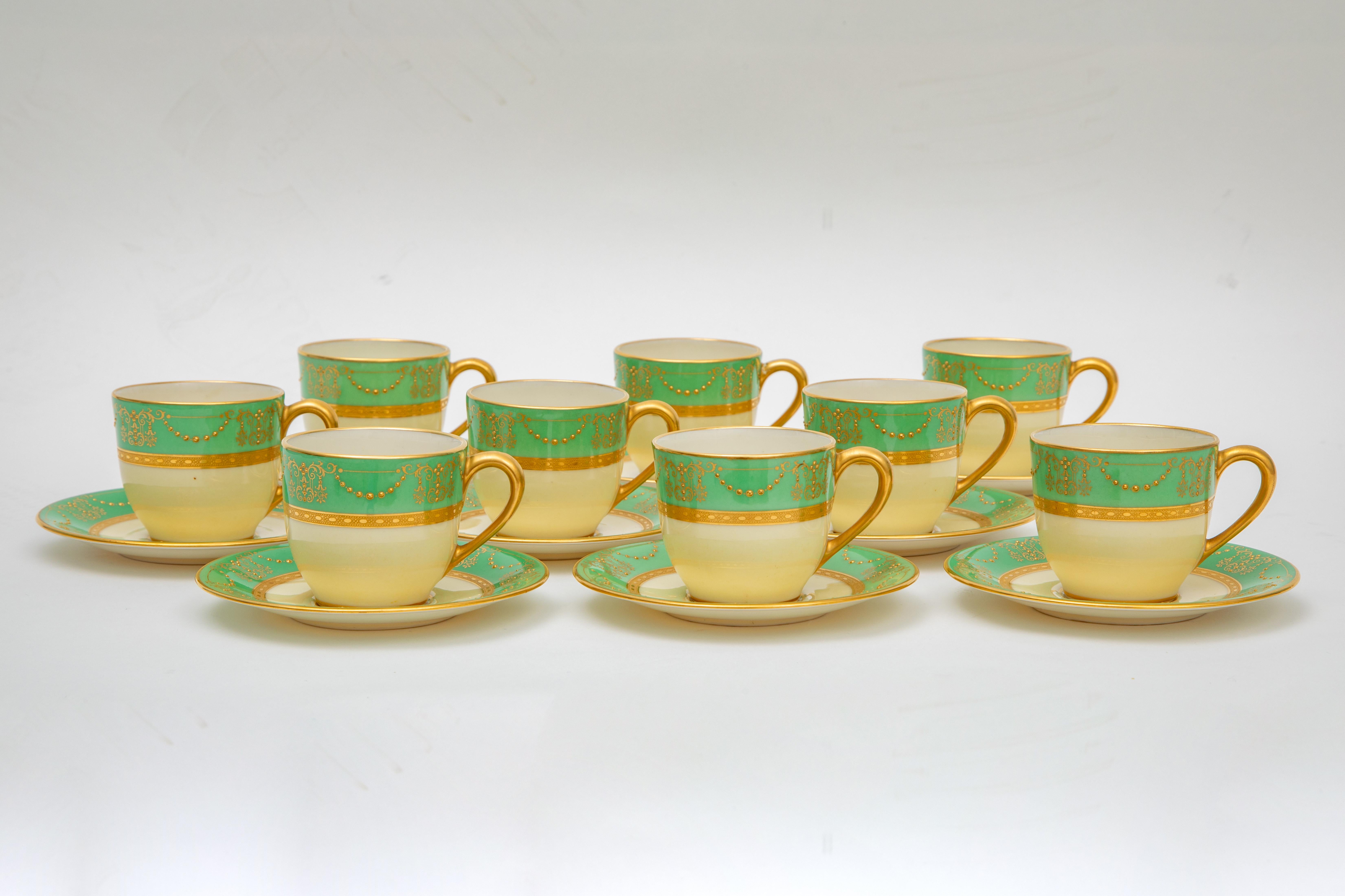 9 Juegos de Taza y Plato Expresso o Demi Tasse. Antiguo encargo Circa 1920 principios del siglo XX en venta