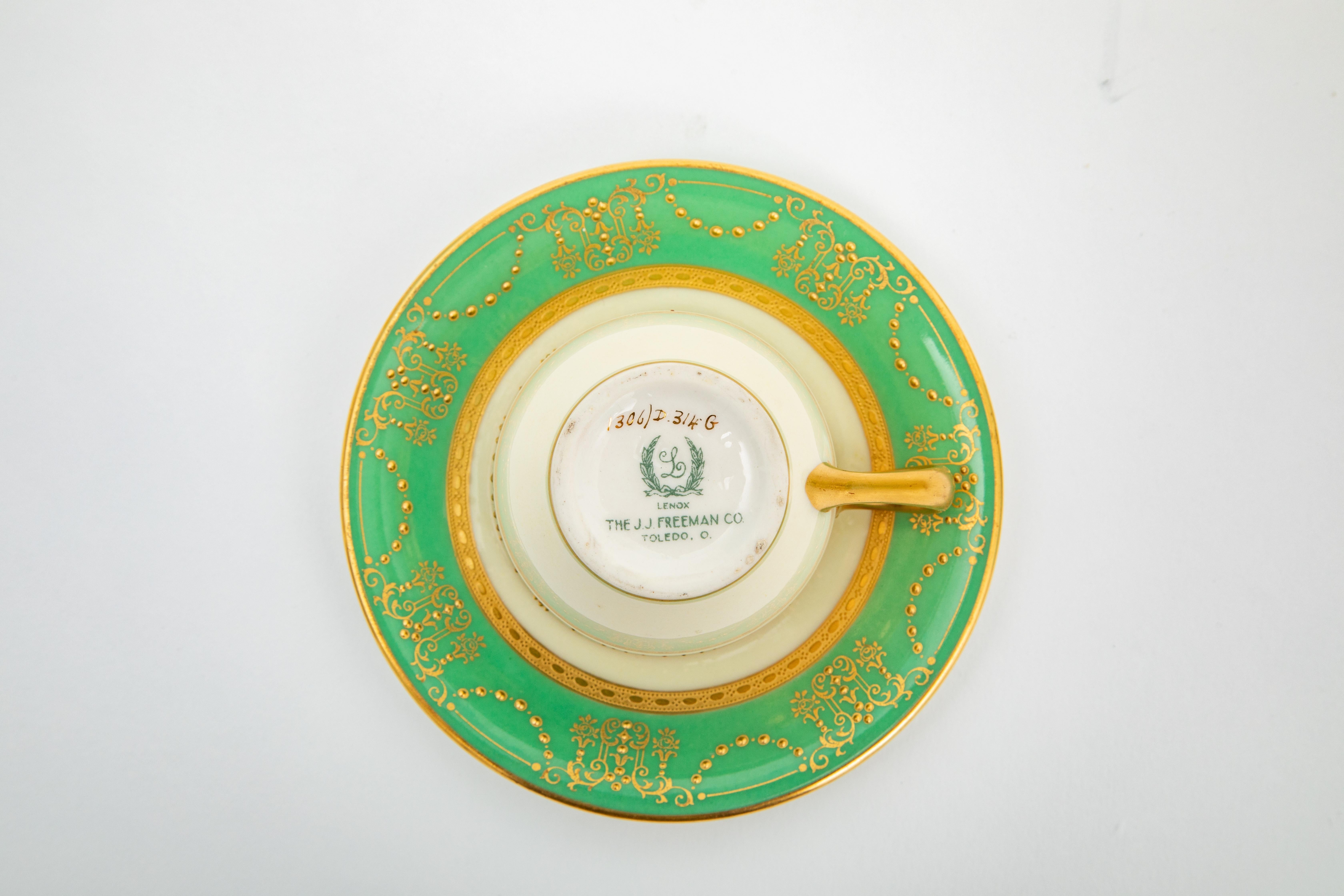 9 Juegos de Taza y Plato Expresso o Demi Tasse. Antiguo encargo Circa 1920 en venta 2