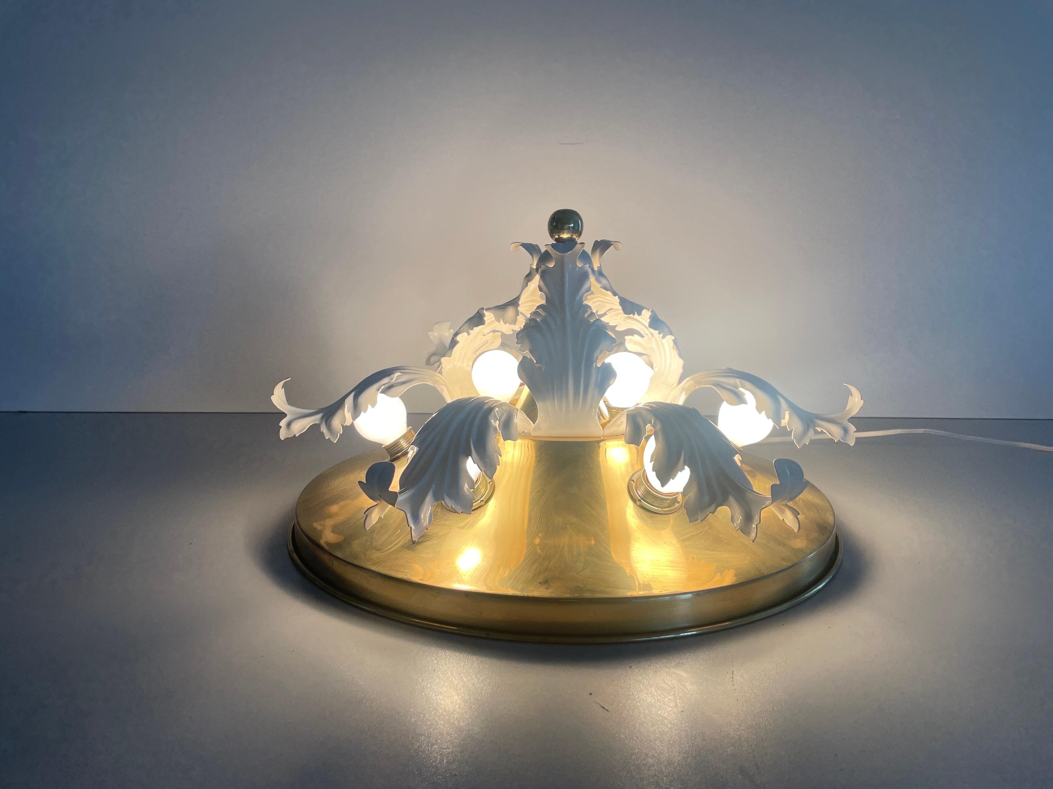 Lampada da soffitto a 9 prese a forma di fiore in ottone pieno, anni '60, Germania in vendita 7