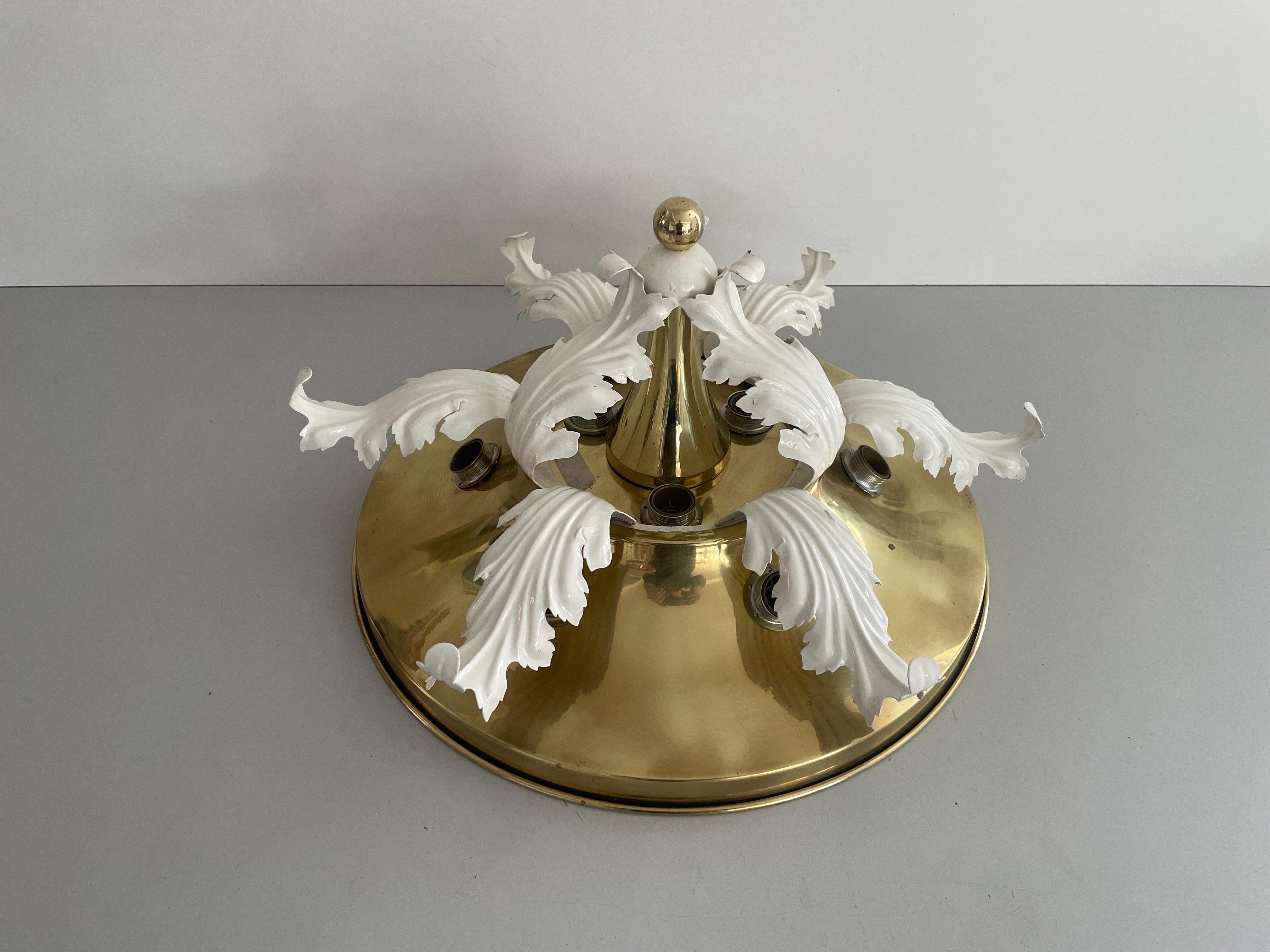 Lampada da soffitto a 9 prese a forma di fiore in ottone pieno, anni '60, Germania In condizioni ottime in vendita a Hagenbach, DE