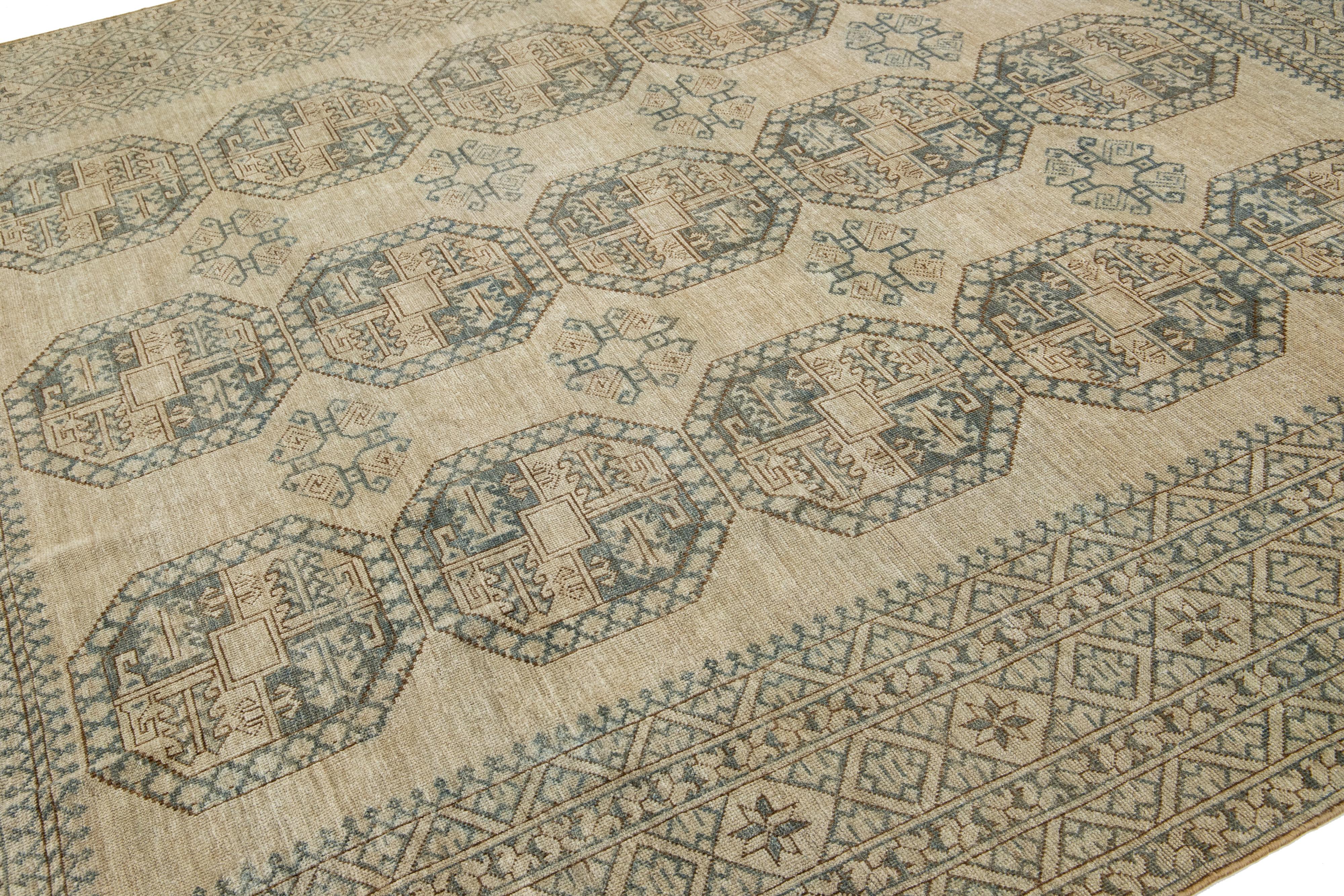 9 x 10 Beige Antiker handgefertigter Turkmen-Wollteppich mit geometrischem Muster im Zustand „Hervorragend“ im Angebot in Norwalk, CT